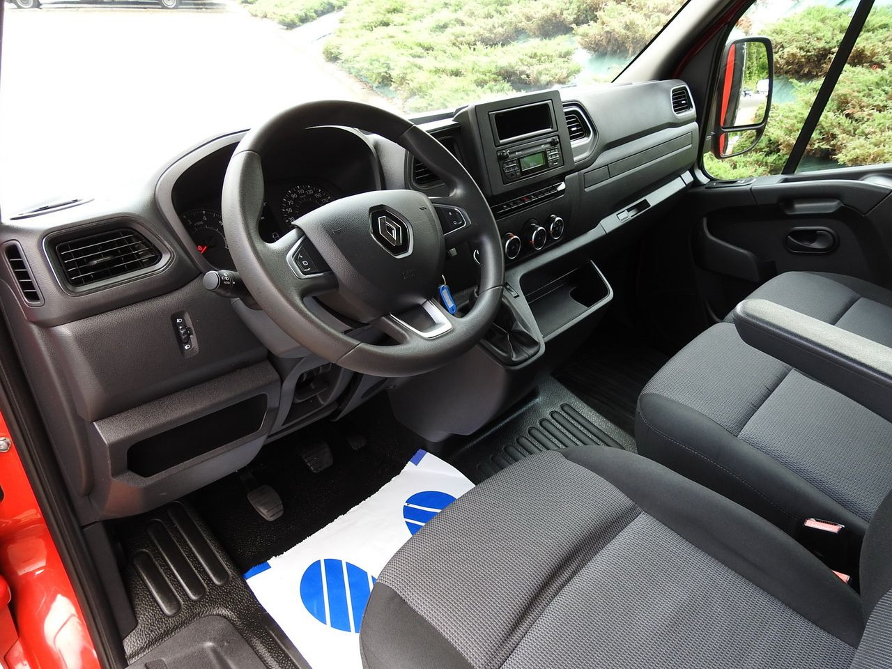 RENAULT MASTER TARPAULIN 10 PALLETS WEBASTO CRUISE CONTROL LED LIGHTS PNEUMATICS AIR CONDITIONING 165HP - Dostavno vozilo s ponjavo: slika 2 RENAULT MASTER TARPAULIN 10 PALLETS WEBASTO CRUISE CONTROL LED LIGHTS PNEUMATICS AIR CONDITIONING 165HP - Dostavno vozilo s ponjavo: slika 2