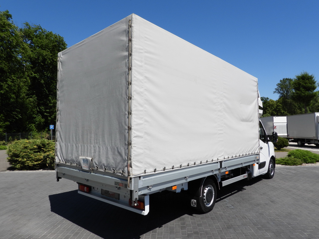 RENAULT MASTER TARPAULIN 10 PALLETS WEBASTO CRUISE CONTROL LED LIGHTS PNEUMATICS AIR CONDITIONING 165HP - Dostavno vozilo s ponjavo: slika 3 RENAULT MASTER TARPAULIN 10 PALLETS WEBASTO CRUISE CONTROL LED LIGHTS PNEUMATICS AIR CONDITIONING 165HP - Dostavno vozilo s ponjavo: slika 3