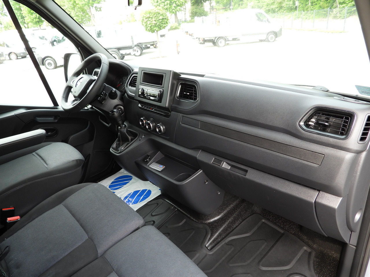 RENAULT MASTER TARPAULIN 10 PALLETS WEBASTO CRUISE CONTROL LED LIGHTS PNEUMATICS AIR CONDITIONING 165HP lizing RENAULT MASTER TARPAULIN 10 PALLETS WEBASTO CRUISE CONTROL LED LIGHTS PNEUMATICS AIR CONDITIONING 165HP: slika 38 RENAULT MASTER TARPAULIN 10 PALLETS WEBASTO CRUISE CONTROL LED LIGHTS PNEUMATICS AIR CONDITIONING 165HP lizing RENAULT MASTER TARPAULIN 10 PALLETS WEBASTO CRUISE CONTROL LED LIGHTS PNEUMATICS AIR CONDITIONING 165HP: slika 38