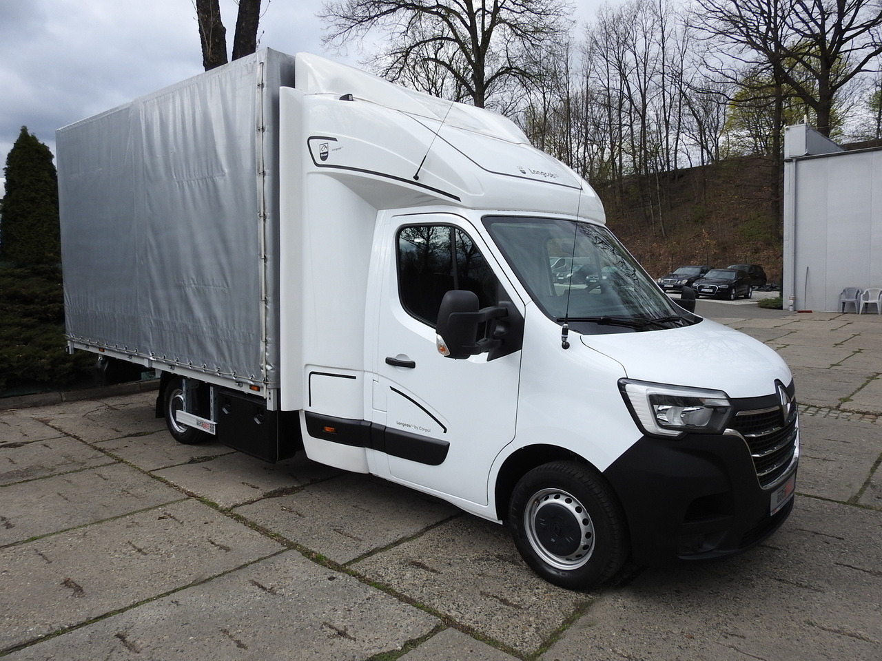 RENAULT MASTER TARPAULIN 10 PALLETS WEBASTO CRUISE CONTROL NAVIGATION AIR CONDITIONING LED LIGHTS PNEUMATICS 165HP - Dostavno vozilo s ponjavo: slika 4 RENAULT MASTER TARPAULIN 10 PALLETS WEBASTO CRUISE CONTROL NAVIGATION AIR CONDITIONING LED LIGHTS PNEUMATICS 165HP - Dostavno vozilo s ponjavo: slika 4