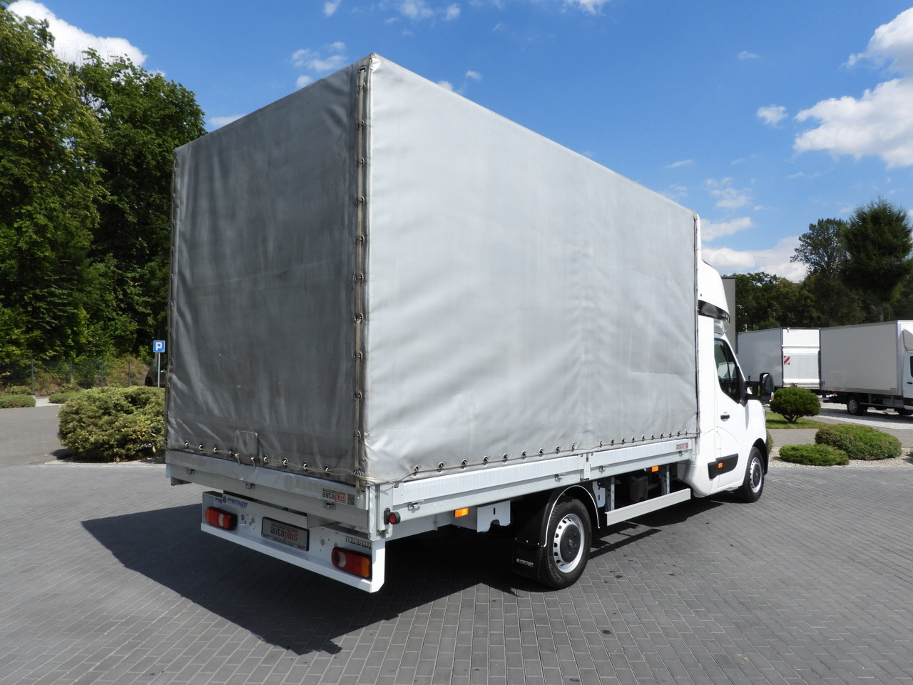 RENAULT MASTER TARPAULIN 8 PALLETS WEBASTO CRUISE CONTROL LED LIGHTS PNEUMATICS AIR CONDITIONING 165HP - Dostavno vozilo s ponjavo: slika 3 RENAULT MASTER TARPAULIN 8 PALLETS WEBASTO CRUISE CONTROL LED LIGHTS PNEUMATICS AIR CONDITIONING 165HP - Dostavno vozilo s ponjavo: slika 3