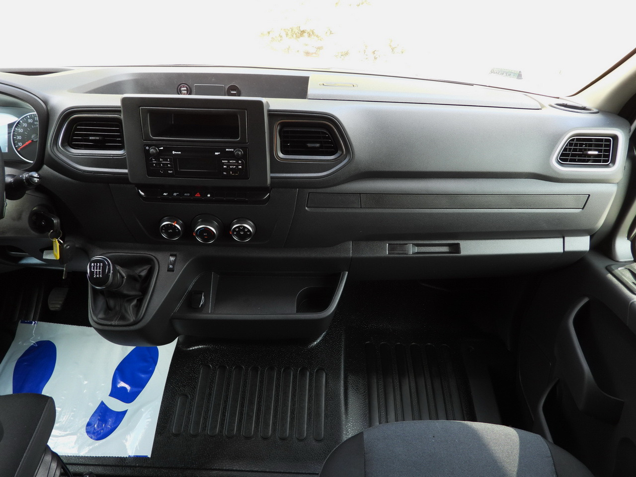 Dostavno vozilo s ponjavo RENAULT MASTER TARPAULIN 8 PALLETS WEBASTO CRUISE CONTROL LED LIGHTS PNEUMATICS AIR CONDITIONING 165HP: slika 29 Dostavno vozilo s ponjavo RENAULT MASTER TARPAULIN 8 PALLETS WEBASTO CRUISE CONTROL LED LIGHTS PNEUMATICS AIR CONDITIONING 165HP: slika 29