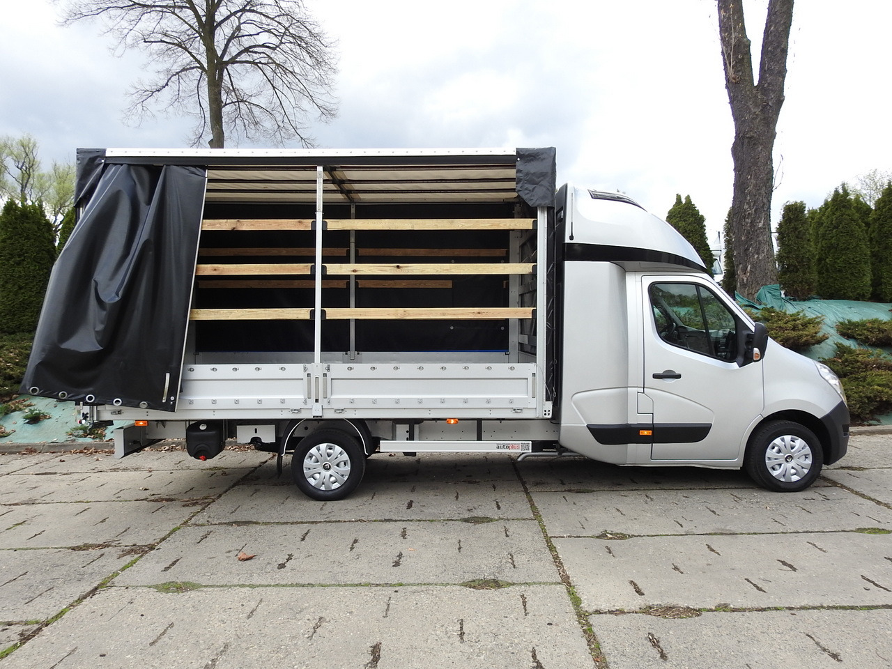 Dostavno vozilo s ponjavo RENAULT MASTER TARPAULIN 8 PALLETS WEBASTO CRUISE CONTROL NAVIGATION AIR CONDITIONING PNEUMATICS 170HP: slika 8 Dostavno vozilo s ponjavo RENAULT MASTER TARPAULIN 8 PALLETS WEBASTO CRUISE CONTROL NAVIGATION AIR CONDITIONING PNEUMATICS 170HP: slika 8