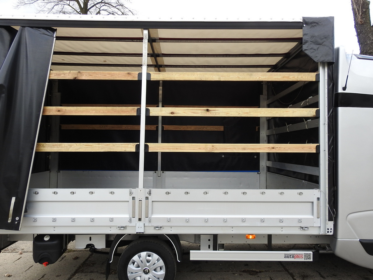 Dostavno vozilo s ponjavo RENAULT MASTER TARPAULIN 8 PALLETS WEBASTO CRUISE CONTROL NAVIGATION AIR CONDITIONING PNEUMATICS 170HP: slika 23 Dostavno vozilo s ponjavo RENAULT MASTER TARPAULIN 8 PALLETS WEBASTO CRUISE CONTROL NAVIGATION AIR CONDITIONING PNEUMATICS 170HP: slika 23