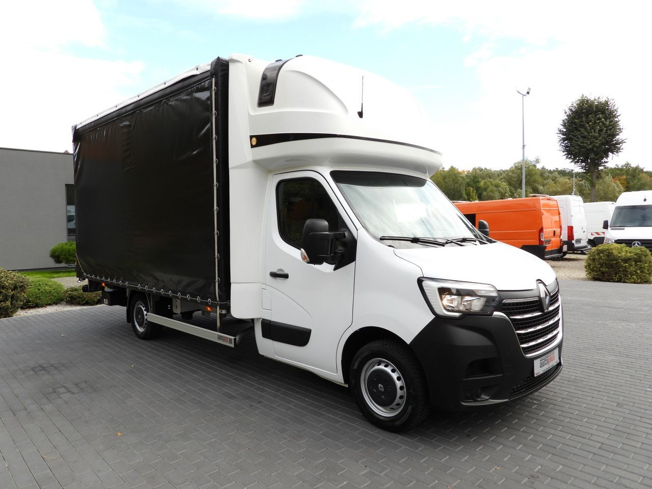 RENAULT MASTER TARPAULIN LIFT 10 PALLETS CRUISE CONTROL LED LIGHTS AIR CONDITIONING 165HP - Dostavno vozilo s ponjavo: slika 4 RENAULT MASTER TARPAULIN LIFT 10 PALLETS CRUISE CONTROL LED LIGHTS AIR CONDITIONING 165HP - Dostavno vozilo s ponjavo: slika 4