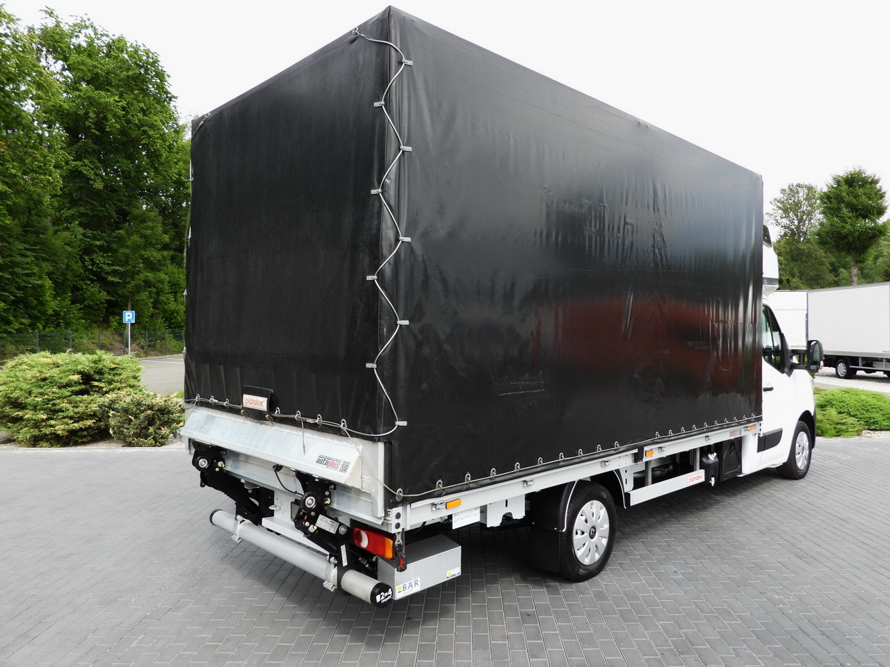 RENAULT MASTER TARPAULIN LIFT 9 PALLETS WEBASTO CRUISE CONTROL LED LIGHTS PNEUMATICS AIR CONDITIONING 165HP - Dostavno vozilo s ponjavo: slika 3 RENAULT MASTER TARPAULIN LIFT 9 PALLETS WEBASTO CRUISE CONTROL LED LIGHTS PNEUMATICS AIR CONDITIONING 165HP - Dostavno vozilo s ponjavo: slika 3