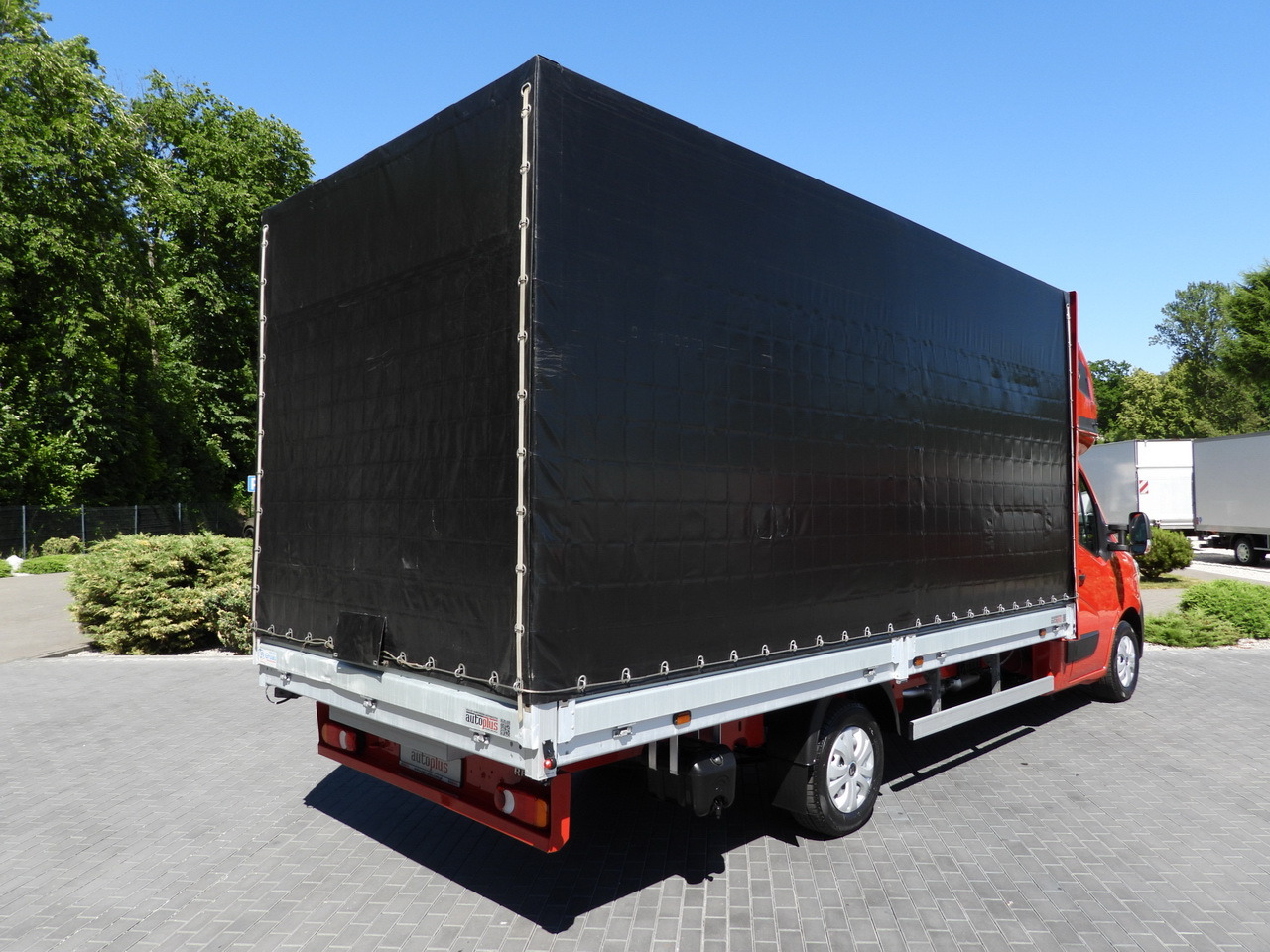 RENAULT MASTER TARPAULIN WEBASTO CRUISE CONTROL LED LIGHTS PNEUMATICS AIR CONDITIONING 165HP - Dostavno vozilo s ponjavo: slika 3 RENAULT MASTER TARPAULIN WEBASTO CRUISE CONTROL LED LIGHTS PNEUMATICS AIR CONDITIONING 165HP - Dostavno vozilo s ponjavo: slika 3