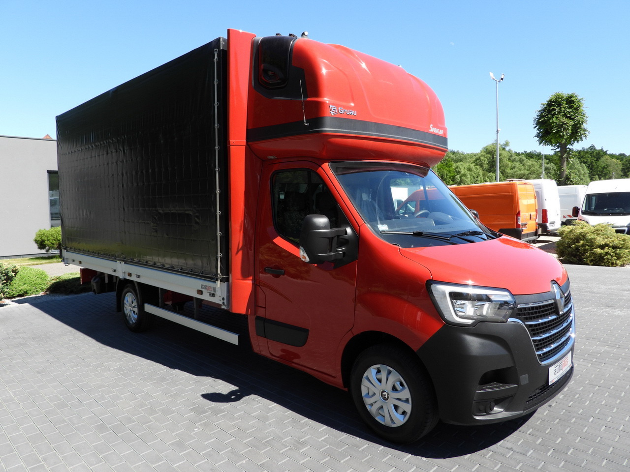 RENAULT MASTER TARPAULIN WEBASTO CRUISE CONTROL LED LIGHTS PNEUMATICS AIR CONDITIONING 165HP - Dostavno vozilo s ponjavo: slika 4 RENAULT MASTER TARPAULIN WEBASTO CRUISE CONTROL LED LIGHTS PNEUMATICS AIR CONDITIONING 165HP - Dostavno vozilo s ponjavo: slika 4