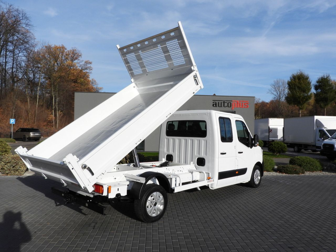 RENAULT MASTER TIPPER DOUBLE CABIN DOKA 6 SEATS CRUISE CONTROL LED LIGHTS AIR CONDITIONING 145HP - Dostavno vozilo prekucnik: slika 3 RENAULT MASTER TIPPER DOUBLE CABIN DOKA 6 SEATS CRUISE CONTROL LED LIGHTS AIR CONDITIONING 145HP - Dostavno vozilo prekucnik: slika 3