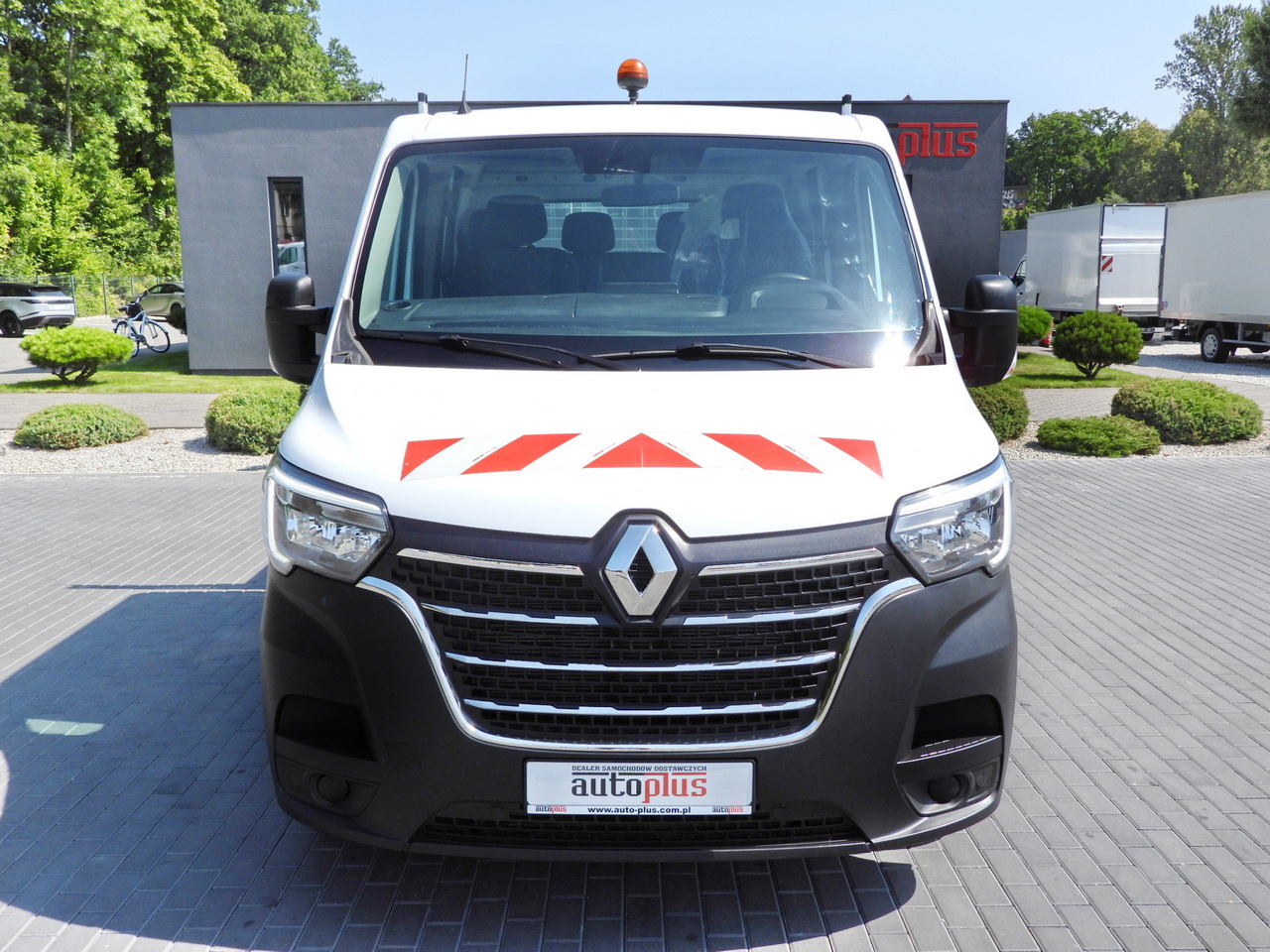 RENAULT MASTER TIPPER DOUBLE CABIN DOKA 6 SEATS CRUISE CONTROL LED LIGHTS TWIN WHEELS AIR CONDITIONING 130HP - Dostavno vozilo prekucnik: slika 5 RENAULT MASTER TIPPER DOUBLE CABIN DOKA 6 SEATS CRUISE CONTROL LED LIGHTS TWIN WHEELS AIR CONDITIONING 130HP - Dostavno vozilo prekucnik: slika 5