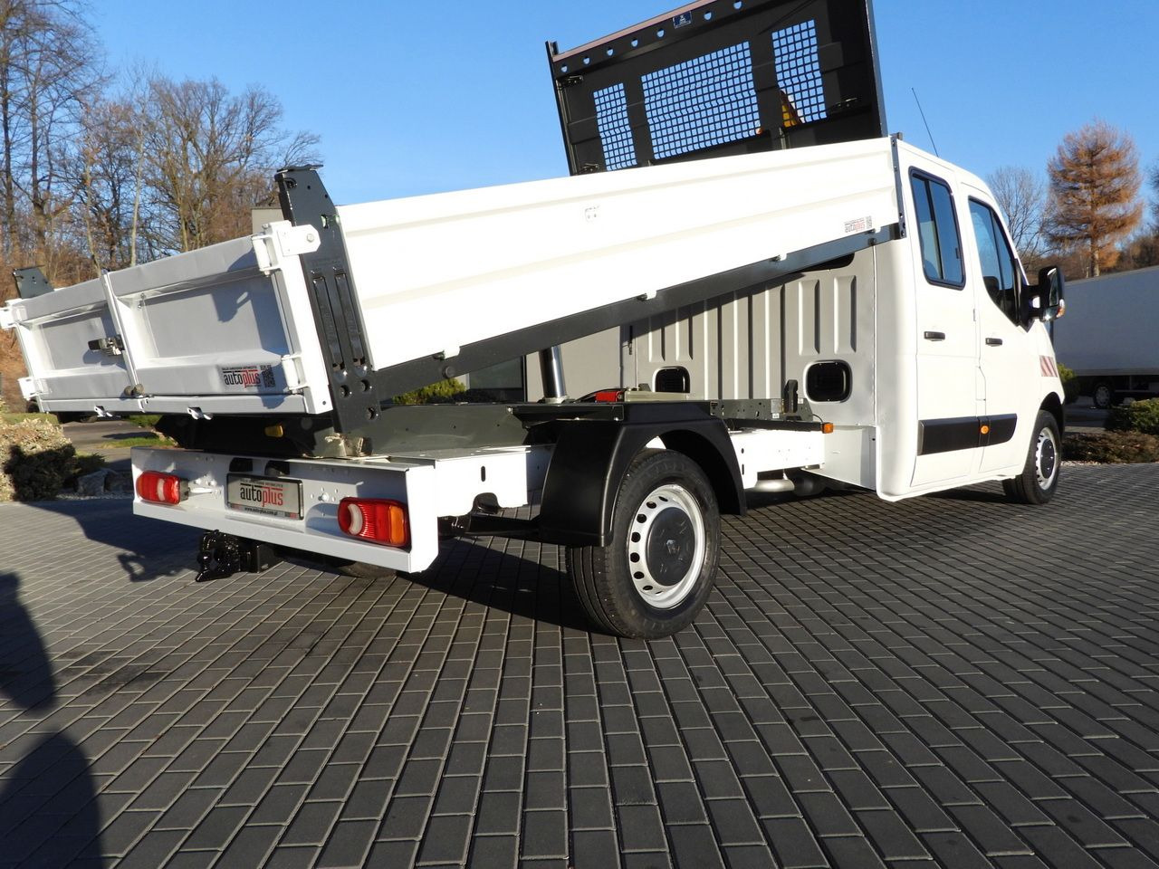 Dostavno vozilo prekucnik RENAULT MASTER TIPPER DOUBLE CABIN DOKA 7 SEATS CRUISE CONTROL AIR CONDITIONING 145HP: slika 23 Dostavno vozilo prekucnik RENAULT MASTER TIPPER DOUBLE CABIN DOKA 7 SEATS CRUISE CONTROL AIR CONDITIONING 145HP: slika 23