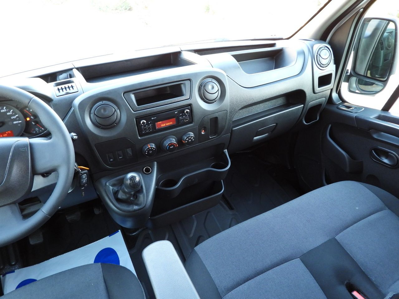 Dostavno vozilo prekucnik RENAULT MASTER TIPPER DOUBLE CABIN DOKA 7 SEATS CRUISE CONTROL AIR CONDITIONING 145HP: slika 30 Dostavno vozilo prekucnik RENAULT MASTER TIPPER DOUBLE CABIN DOKA 7 SEATS CRUISE CONTROL AIR CONDITIONING 145HP: slika 30