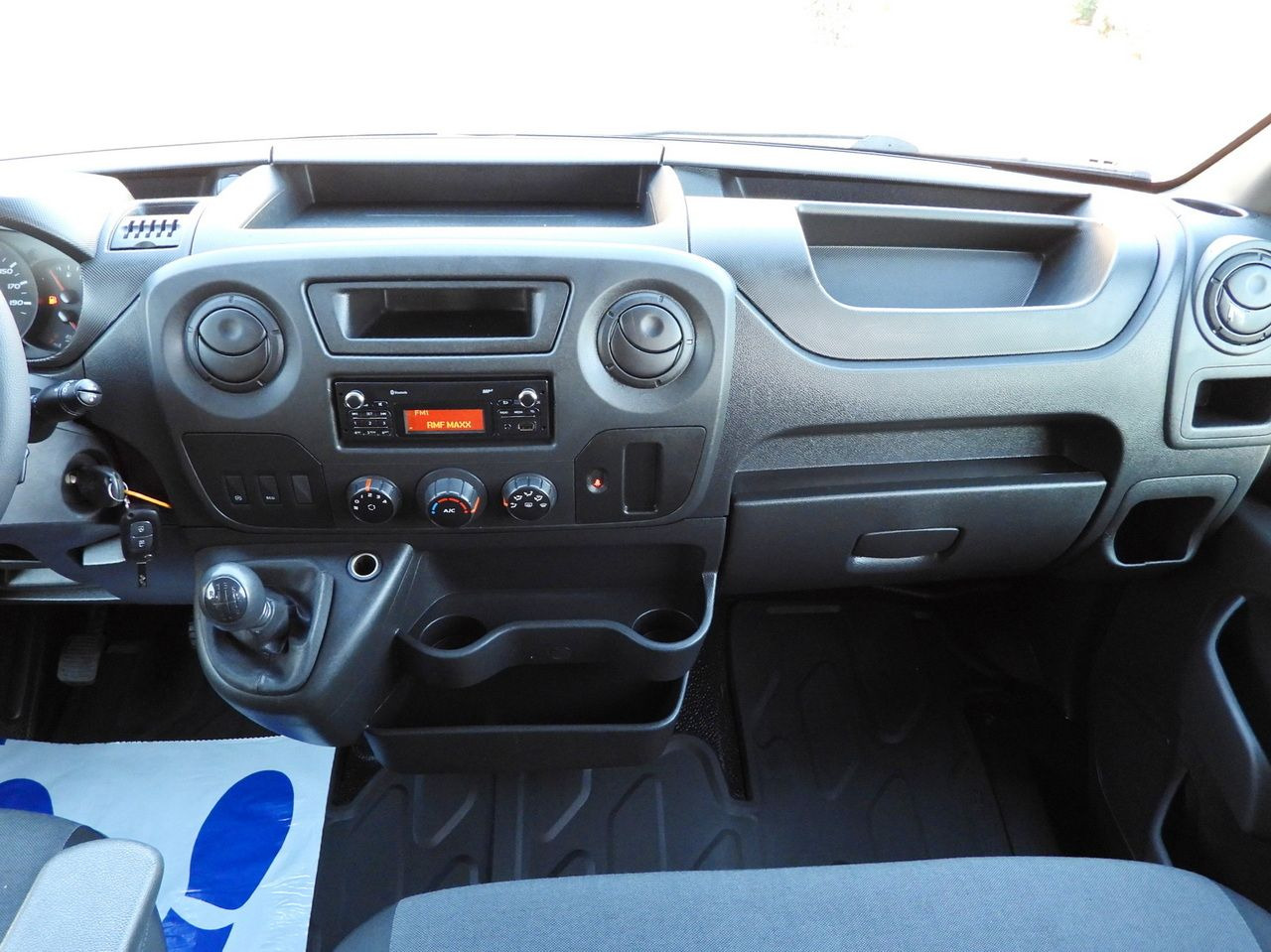 Dostavno vozilo prekucnik RENAULT MASTER TIPPER DOUBLE CABIN DOKA 7 SEATS CRUISE CONTROL AIR CONDITIONING 145HP: slika 29 Dostavno vozilo prekucnik RENAULT MASTER TIPPER DOUBLE CABIN DOKA 7 SEATS CRUISE CONTROL AIR CONDITIONING 145HP: slika 29