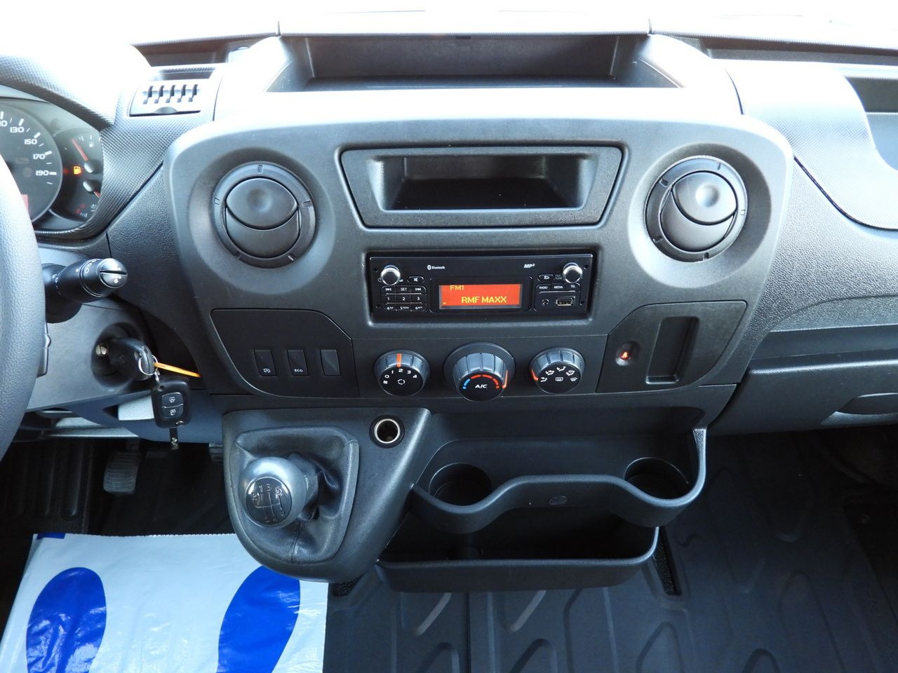 Dostavno vozilo prekucnik RENAULT MASTER TIPPER DOUBLE CABIN DOKA 7 SEATS CRUISE CONTROL AIR CONDITIONING 145HP: slika 31 Dostavno vozilo prekucnik RENAULT MASTER TIPPER DOUBLE CABIN DOKA 7 SEATS CRUISE CONTROL AIR CONDITIONING 145HP: slika 31