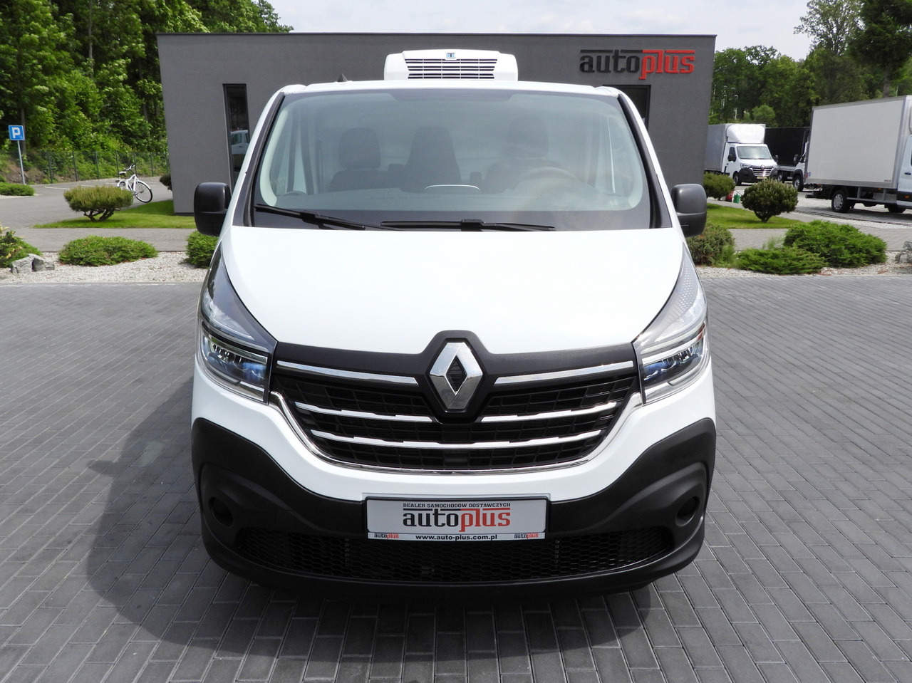 RENAULT TRAFIC REFRIGERATOR VAN 0*C CRUISE CONTROL LED LIGHTS AIR CONDITIONING 120HP - Hladilno vozilo: slika 5 RENAULT TRAFIC REFRIGERATOR VAN 0*C CRUISE CONTROL LED LIGHTS AIR CONDITIONING 120HP - Hladilno vozilo: slika 5