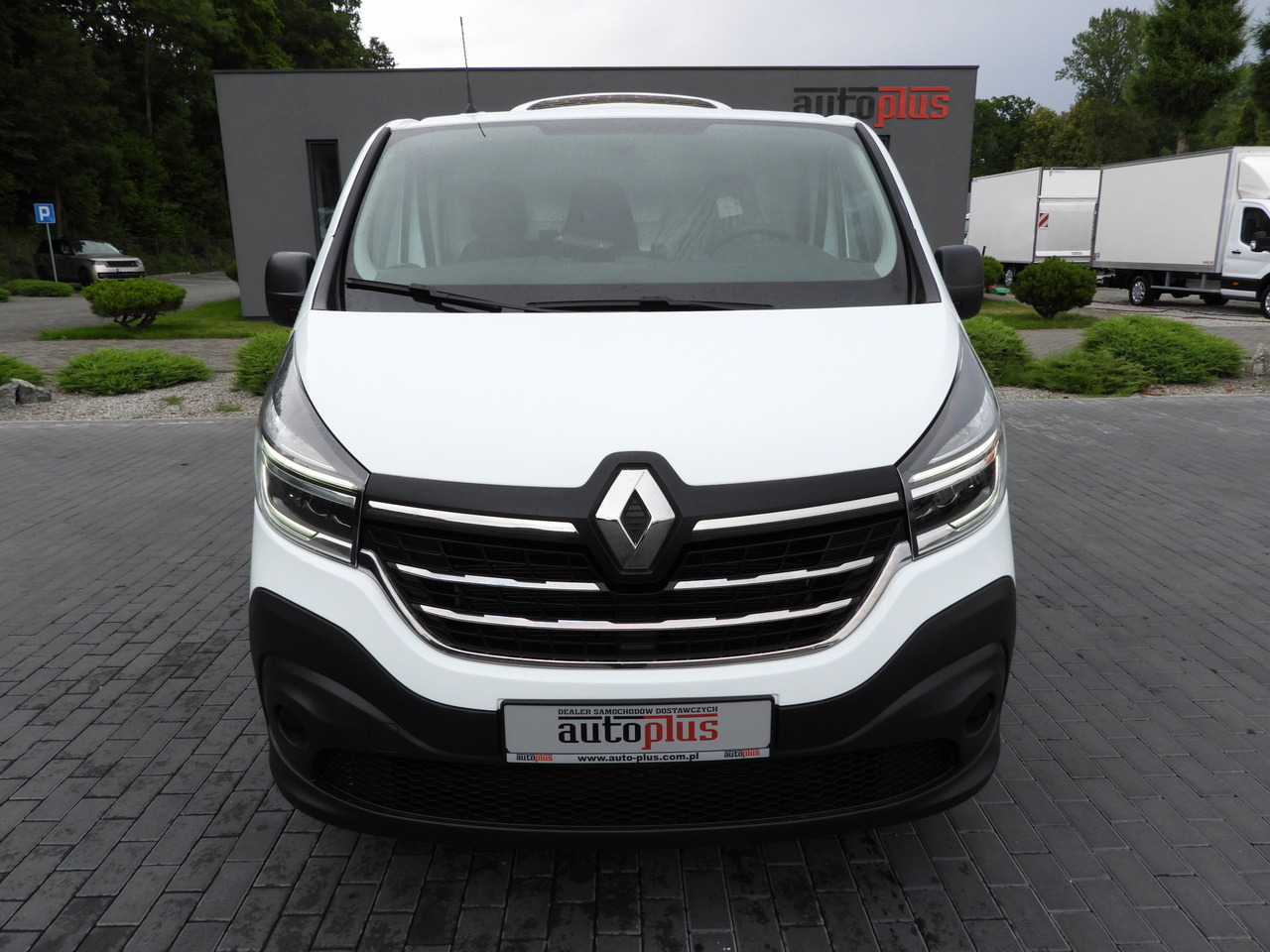 RENAULT TRAFIC REFRIGERATOR VAN -5*C POWER SUPPLY 230V CRUISE CONTROL LED LIGHTS AIR CONDITIONING 120HP - Hladilno vozilo: slika 5 RENAULT TRAFIC REFRIGERATOR VAN -5*C POWER SUPPLY 230V CRUISE CONTROL LED LIGHTS AIR CONDITIONING 120HP - Hladilno vozilo: slika 5