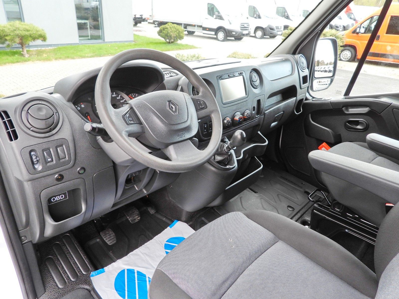 Renault MASTER KASTENWAGEN DOPPELKABINE 6 SITZE TEMP. - Furgon, Dostavno vozilo z dvojno kabino: slika 2 Renault MASTER KASTENWAGEN DOPPELKABINE 6 SITZE TEMP. - Furgon, Dostavno vozilo z dvojno kabino: slika 2