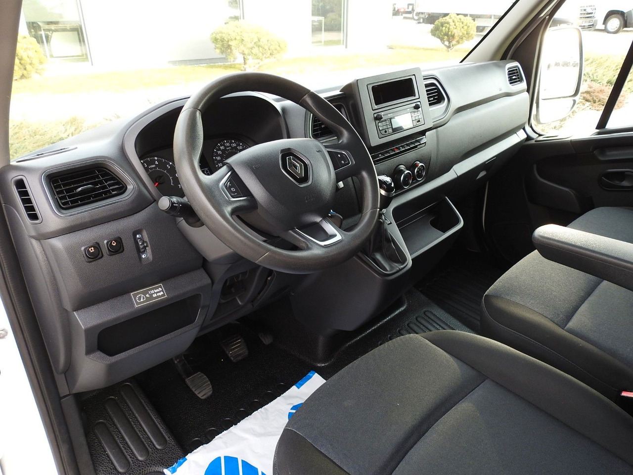 Renault MASTER KASTENWAGEN DOPPELKABINE 7 SITZE TEMPOMAT - Furgon, Dostavno vozilo z dvojno kabino: slika 2 Renault MASTER KASTENWAGEN DOPPELKABINE 7 SITZE TEMPOMAT - Furgon, Dostavno vozilo z dvojno kabino: slika 2