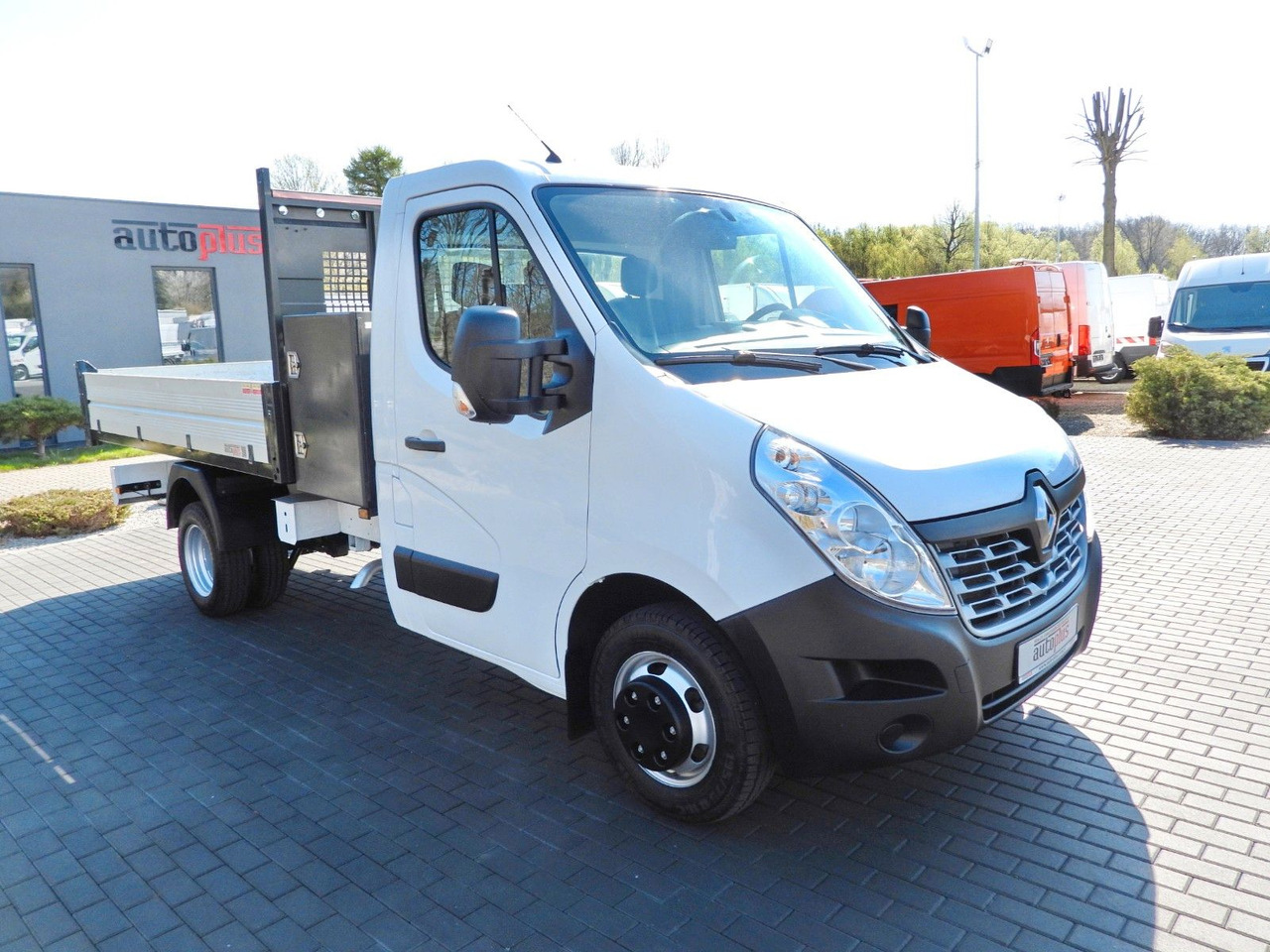 Renault MASTER KIPPER TEMPOMAT NAVIGATION ZWILLINGSRÄDER - Dostavno vozilo prekucnik: slika 4 Renault MASTER KIPPER TEMPOMAT NAVIGATION ZWILLINGSRÄDER - Dostavno vozilo prekucnik: slika 4