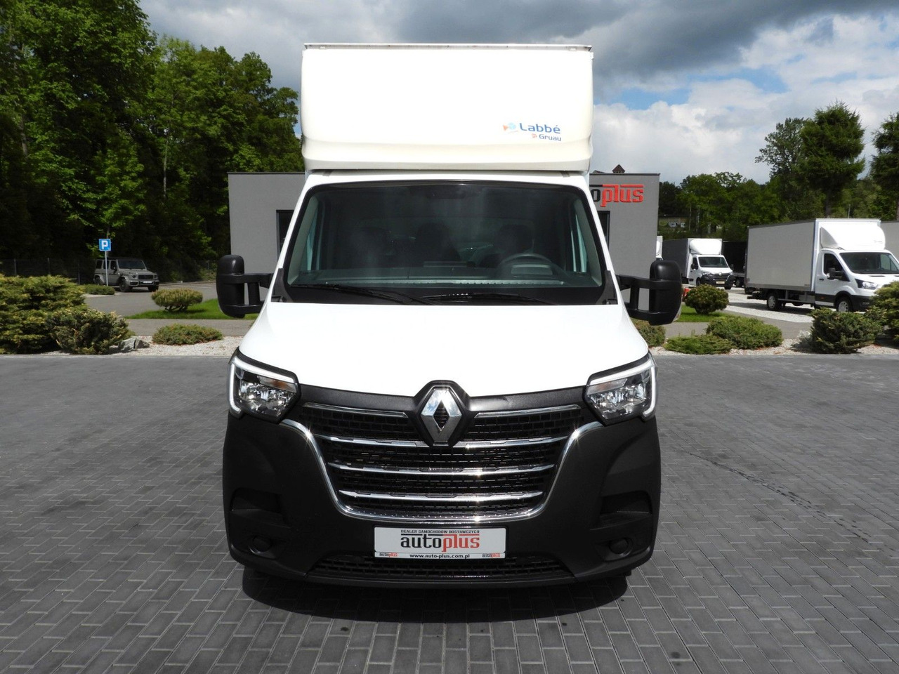 Renault MASTER KOFFER AUFZUG 8 PALETTEN TEMPOMAT A/C LED Renault MASTER KOFFER AUFZUG 8 PALETTEN TEMPOMAT A/C LED - Dostavno vozilo z zabojnikom: slika 5 Renault MASTER KOFFER AUFZUG 8 PALETTEN TEMPOMAT A/C LED Renault MASTER KOFFER AUFZUG 8 PALETTEN TEMPOMAT A/C LED - Dostavno vozilo z zabojnikom: slika 5