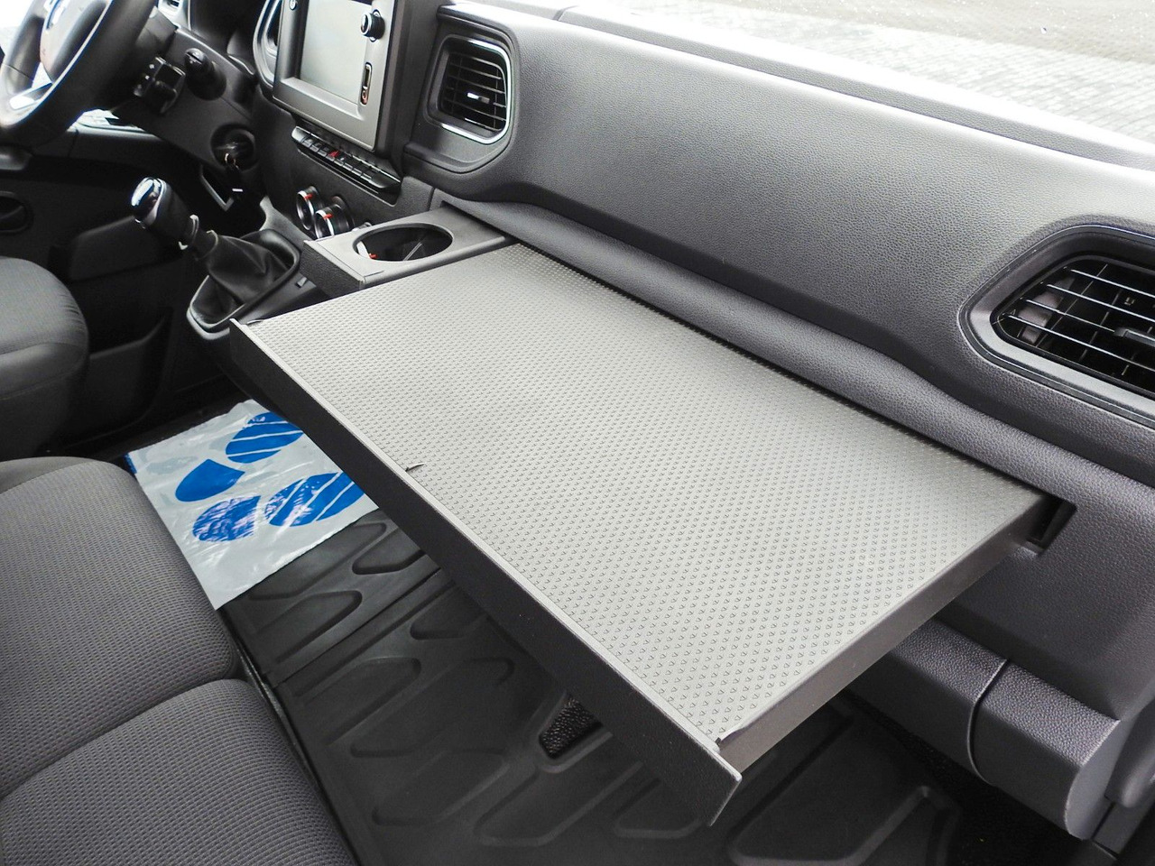 Nov Dostavno vozilo z zabojnikom Renault MASTER  KOFFER AUFZUG 8 PALETTEN TEMPOMAT NAVI: slika 30