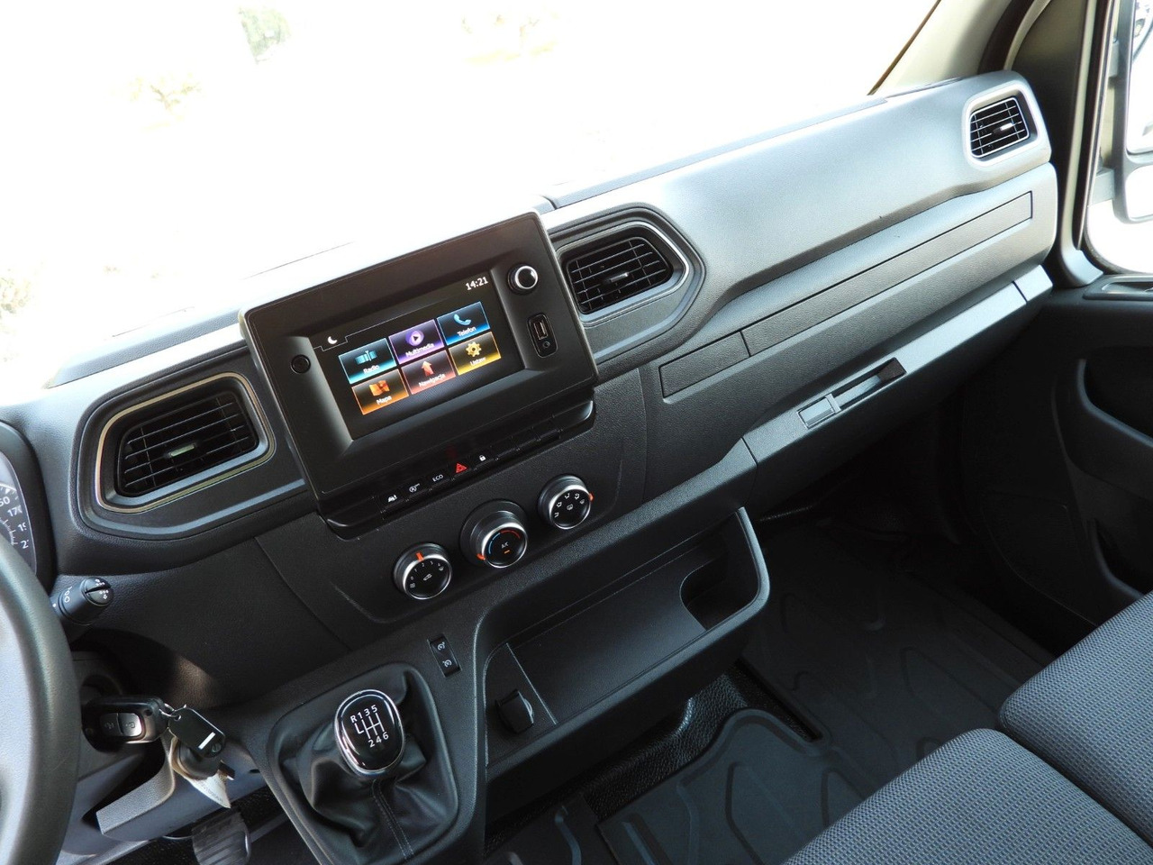 Renault MASTER  KOFFER AUFZUG 8 PALETTEN TEMPOMAT NAVI lizing Renault MASTER  KOFFER AUFZUG 8 PALETTEN TEMPOMAT NAVI: slika 25