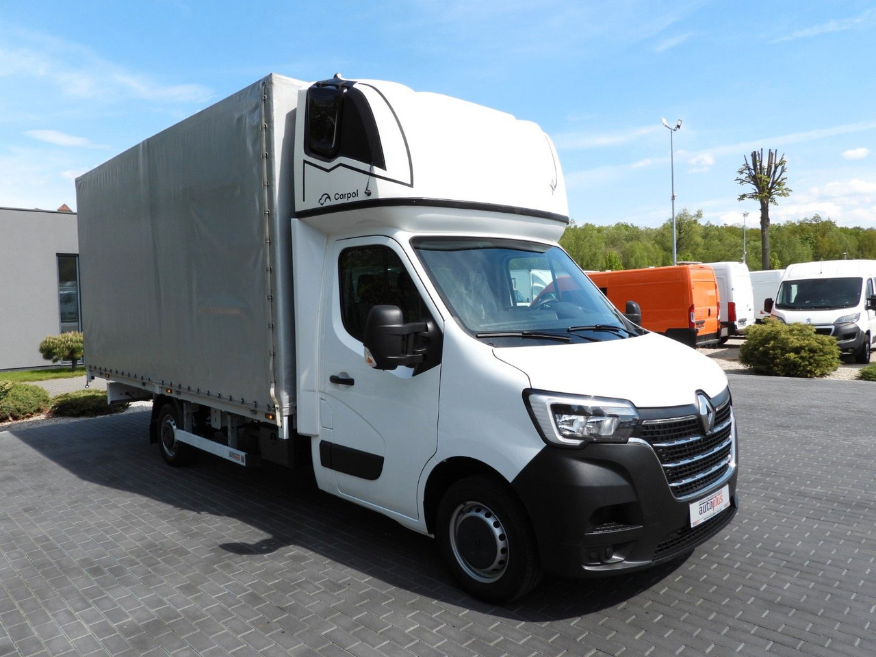 Renault MASTER PRITSCHE PLANE 10 PALETTEN WEBASTO A/C - Dostavno vozilo s ponjavo: slika 4 Renault MASTER PRITSCHE PLANE 10 PALETTEN WEBASTO A/C - Dostavno vozilo s ponjavo: slika 4