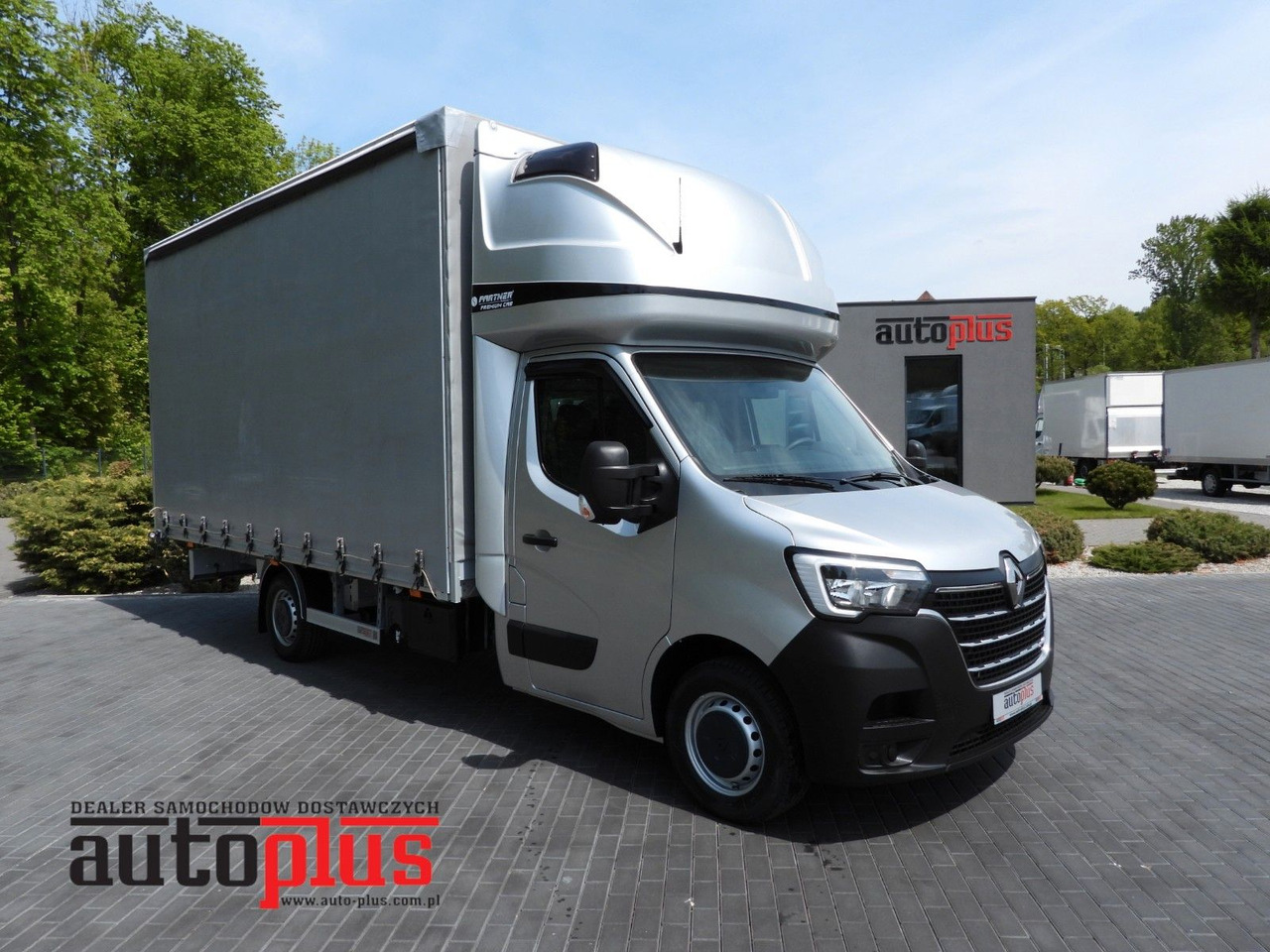 Renault MASTER PRITSCHE PLANE 10 PALETTEN WEBASTO A/C - Dostavno vozilo s ponjavo: slika 1 Renault MASTER PRITSCHE PLANE 10 PALETTEN WEBASTO A/C - Dostavno vozilo s ponjavo: slika 1