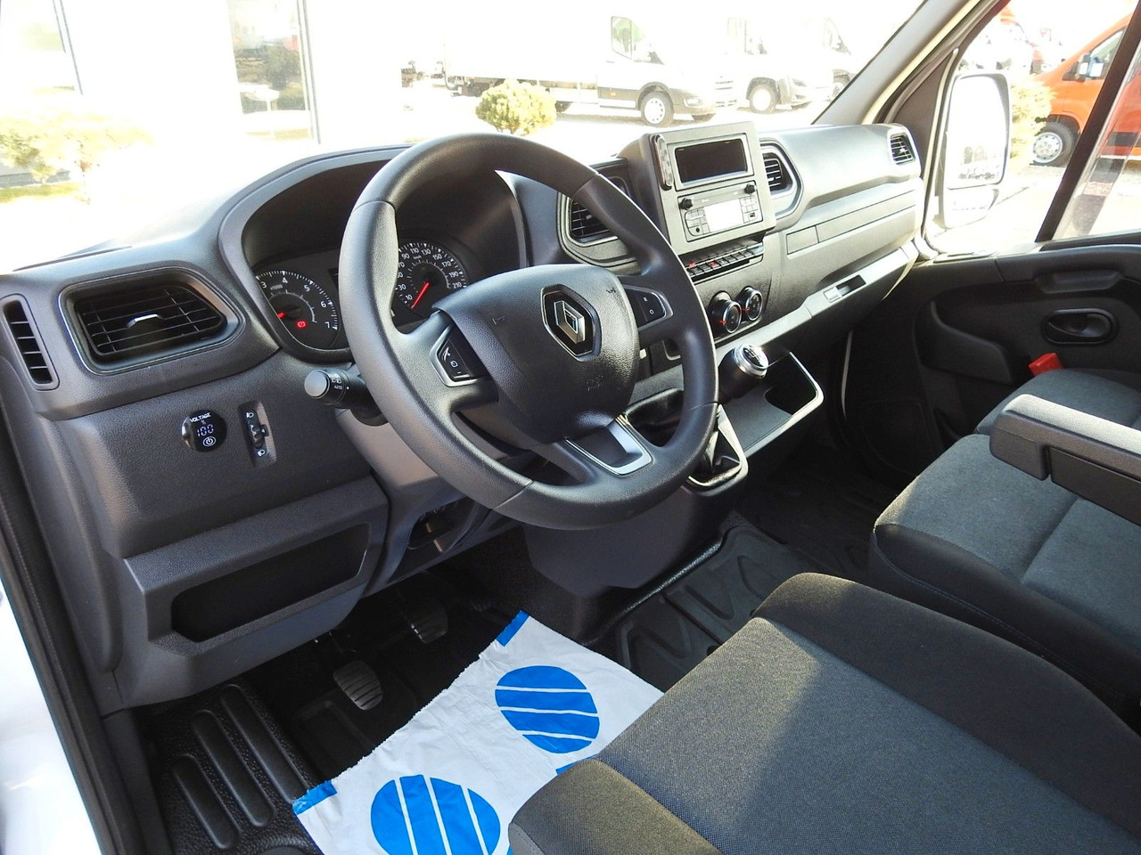 Renault MASTER PRITSCHE PLANE 10 PALETTEN WEBASTO - Dostavno vozilo s ponjavo: slika 2 Renault MASTER PRITSCHE PLANE 10 PALETTEN WEBASTO - Dostavno vozilo s ponjavo: slika 2