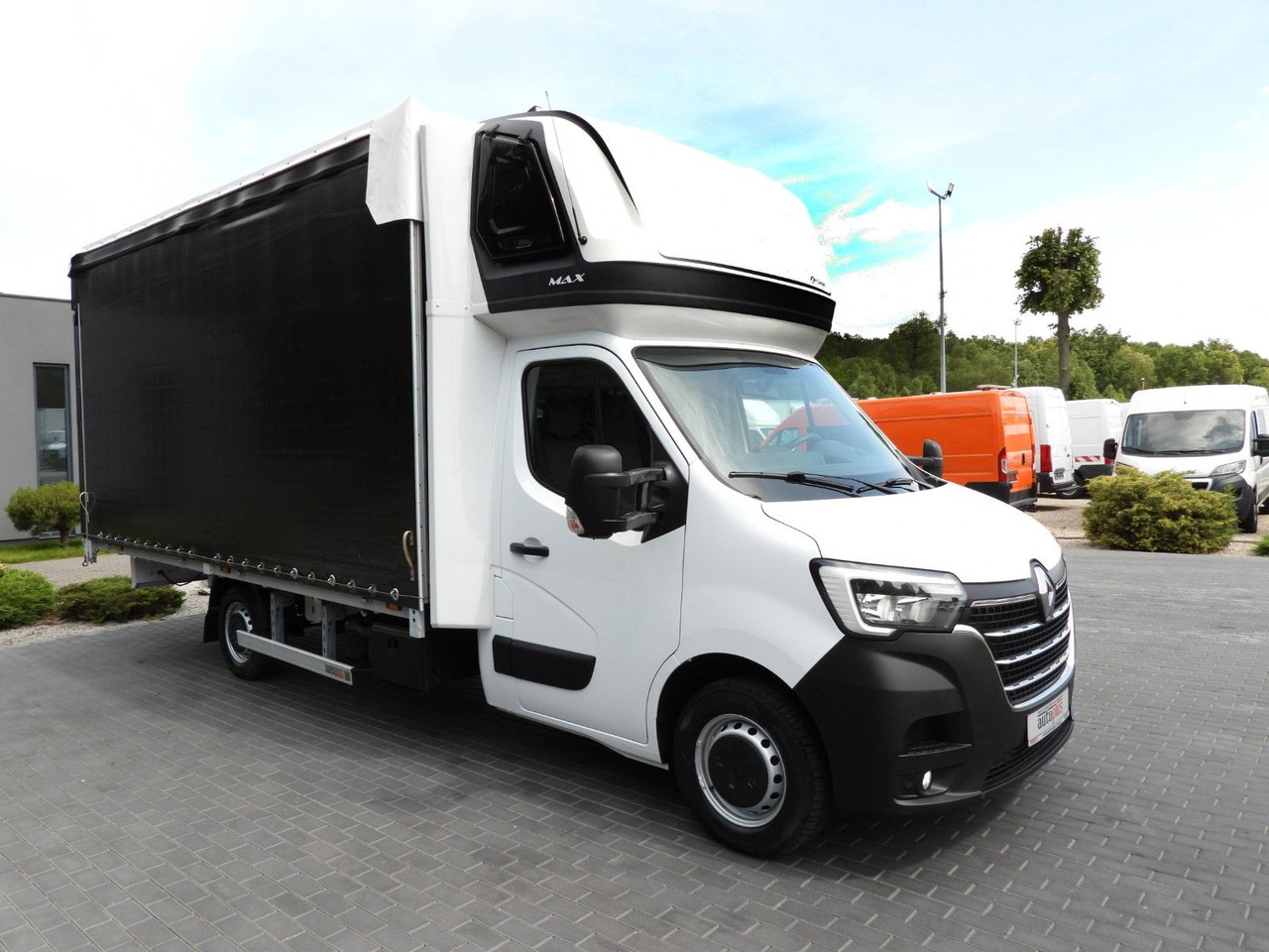 Renault MASTER PRITSCHE PLANE 12 PALETTEN WEBASTO A/C - Dostavno vozilo s ponjavo: slika 4 Renault MASTER PRITSCHE PLANE 12 PALETTEN WEBASTO A/C - Dostavno vozilo s ponjavo: slika 4