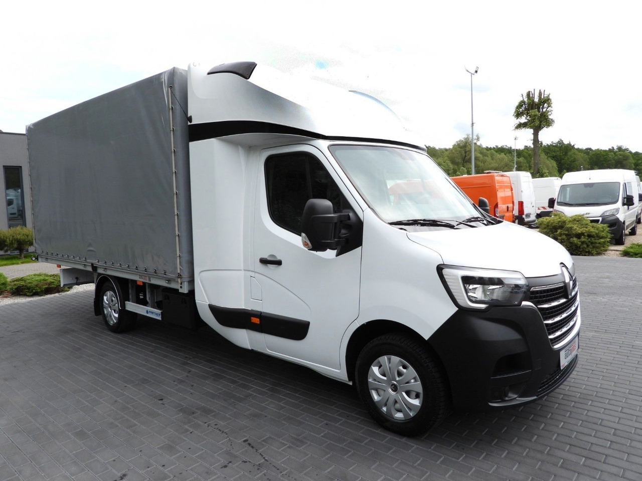 Renault MASTER PRITSCHE PLANE 8 PALETTEN WEBASTO A/C - Dostavno vozilo s ponjavo, Dostavno vozilo z dvojno kabino: slika 4 Renault MASTER PRITSCHE PLANE 8 PALETTEN WEBASTO A/C - Dostavno vozilo s ponjavo, Dostavno vozilo z dvojno kabino: slika 4