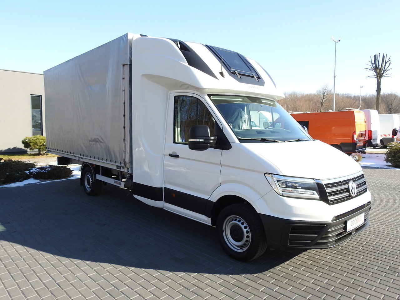 VOLKSWAGEN CRAFTER TARPAULIN 10 PALLETS WEBASTO CRUISE CONTROL AIR CONDITIONING LED LIGHTS PNEUMATICS 180HP - Dostavno vozilo s ponjavo: slika 4 VOLKSWAGEN CRAFTER TARPAULIN 10 PALLETS WEBASTO CRUISE CONTROL AIR CONDITIONING LED LIGHTS PNEUMATICS 180HP - Dostavno vozilo s ponjavo: slika 4
