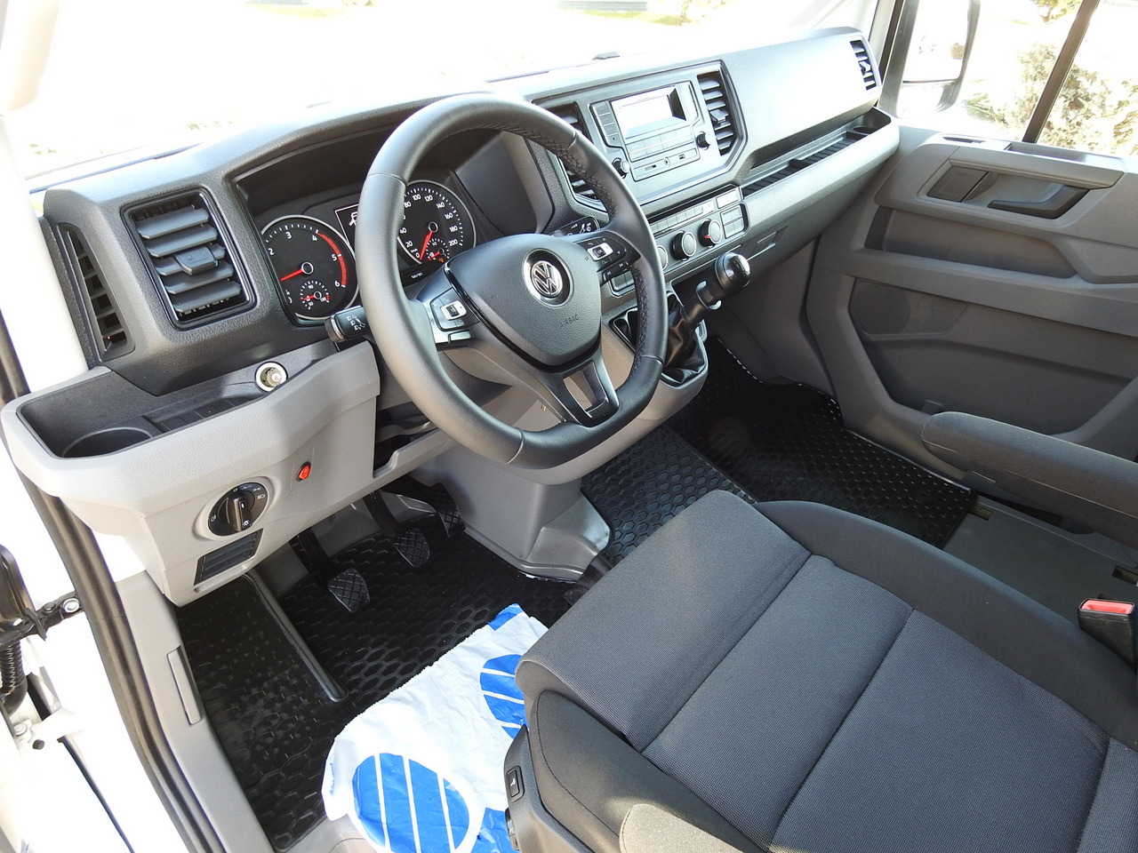 VOLKSWAGEN CRAFTER TARPAULIN 10 PALLETS WEBASTO CRUISE CONTROL AIR CONDITIONING LED LIGHTS PNEUMATICS 180HP - Dostavno vozilo s ponjavo: slika 2 VOLKSWAGEN CRAFTER TARPAULIN 10 PALLETS WEBASTO CRUISE CONTROL AIR CONDITIONING LED LIGHTS PNEUMATICS 180HP - Dostavno vozilo s ponjavo: slika 2