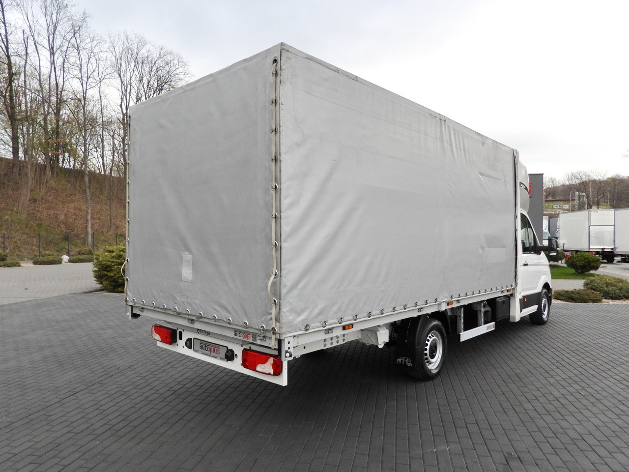 VOLKSWAGEN CRAFTER TARPAULIN 10 PALLETS WEBASTO CRUISE CONTROL LED LIGHTS 180HP - Dostavno vozilo s ponjavo: slika 3 VOLKSWAGEN CRAFTER TARPAULIN 10 PALLETS WEBASTO CRUISE CONTROL LED LIGHTS 180HP - Dostavno vozilo s ponjavo: slika 3