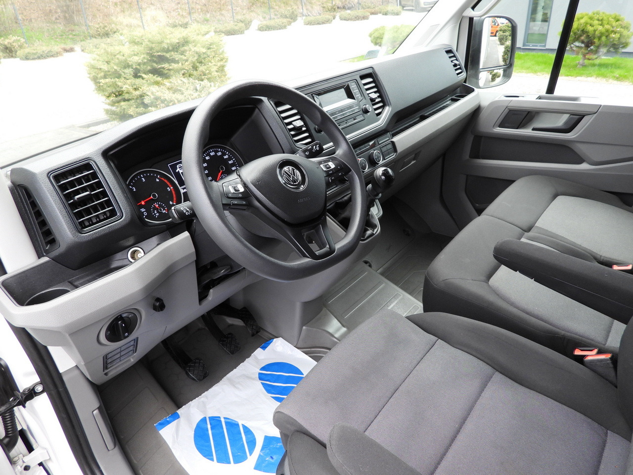 VOLKSWAGEN CRAFTER TARPAULIN 10 PALLETS WEBASTO CRUISE CONTROL LED LIGHTS 180HP - Dostavno vozilo s ponjavo: slika 2 VOLKSWAGEN CRAFTER TARPAULIN 10 PALLETS WEBASTO CRUISE CONTROL LED LIGHTS 180HP - Dostavno vozilo s ponjavo: slika 2