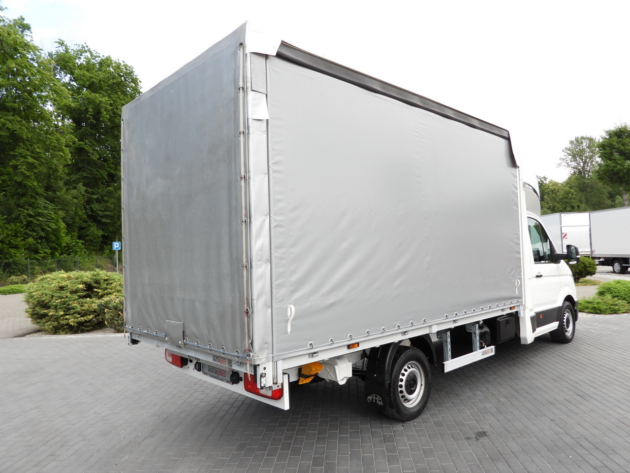 VOLKSWAGEN CRAFTER TARPAULIN 8 PALLETS CRUISE CONTROL LED LIGHTS AIR CONDITIONING 180HP - Dostavno vozilo s ponjavo: slika 3 VOLKSWAGEN CRAFTER TARPAULIN 8 PALLETS CRUISE CONTROL LED LIGHTS AIR CONDITIONING 180HP - Dostavno vozilo s ponjavo: slika 3