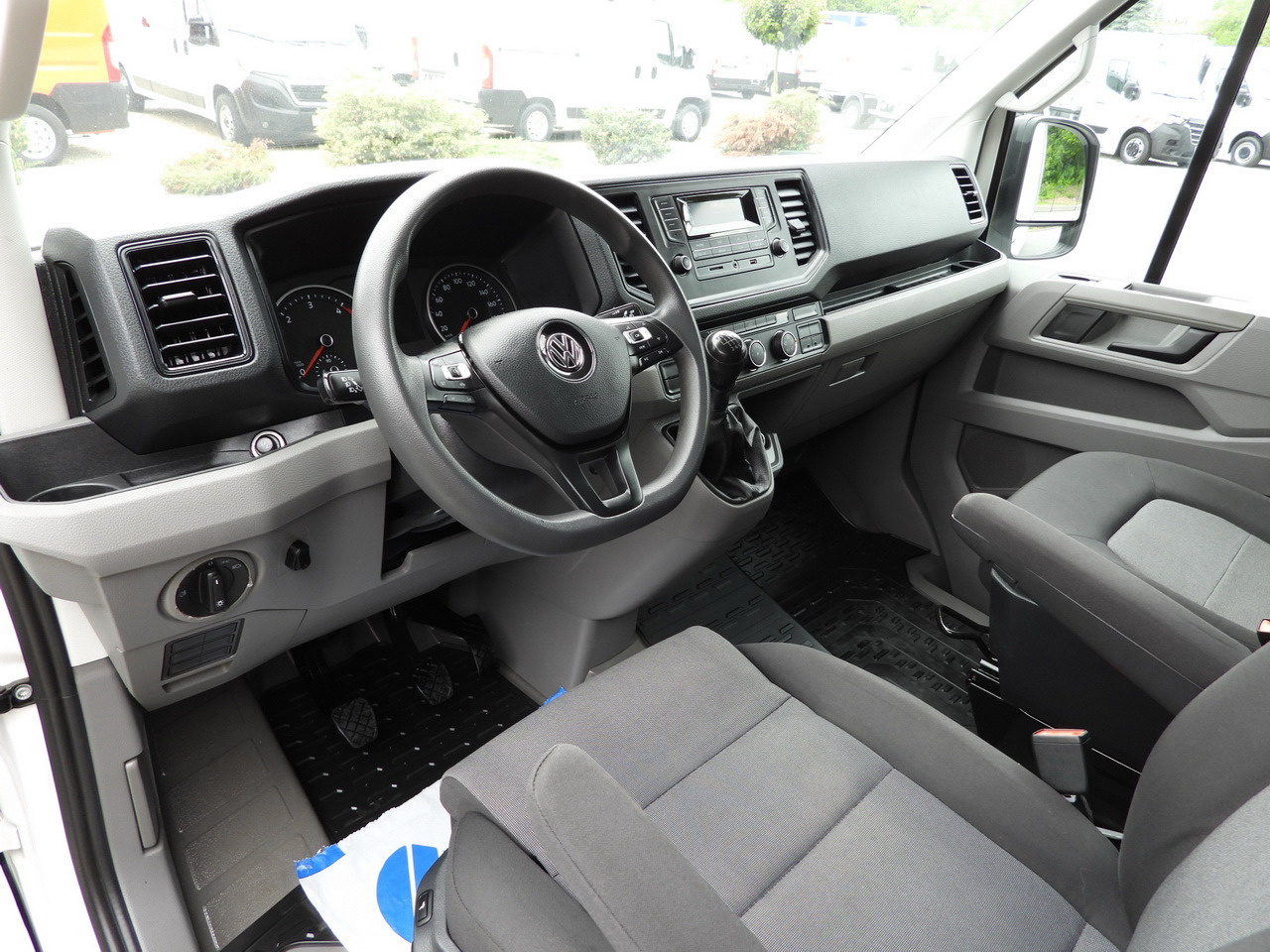 VOLKSWAGEN CRAFTER TARPAULIN 8 PALLETS CRUISE CONTROL LED LIGHTS AIR CONDITIONING 180HP - Dostavno vozilo s ponjavo: slika 2 VOLKSWAGEN CRAFTER TARPAULIN 8 PALLETS CRUISE CONTROL LED LIGHTS AIR CONDITIONING 180HP - Dostavno vozilo s ponjavo: slika 2