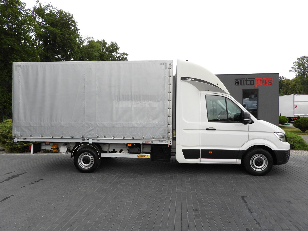 Dostavno vozilo s ponjavo VOLKSWAGEN CRAFTER  TARPAULIN 8 PALLETS WEBASTO CRUISE CONTROL LED LIGHTS AIR CONDITIONING  180HP: slika 7