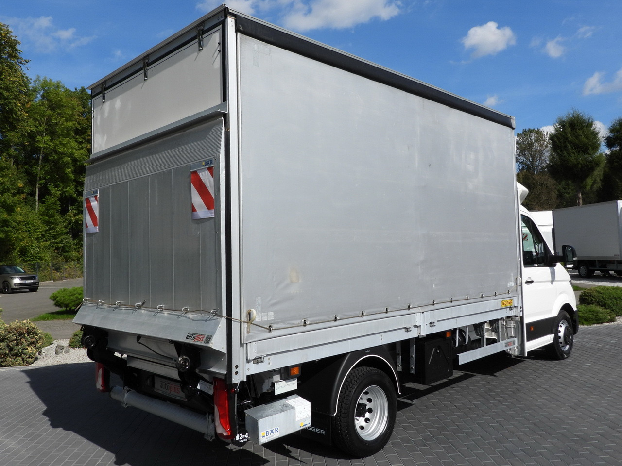 VOLKSWAGEN CRAFTER TARPAULIN LIFT 8 PALLETS CRUISE CONTROL LED LIGHTS TWIN WHEELS AIR CONDITIONING 180HP - Dostavno vozilo s ponjavo: slika 3 VOLKSWAGEN CRAFTER TARPAULIN LIFT 8 PALLETS CRUISE CONTROL LED LIGHTS TWIN WHEELS AIR CONDITIONING 180HP - Dostavno vozilo s ponjavo: slika 3