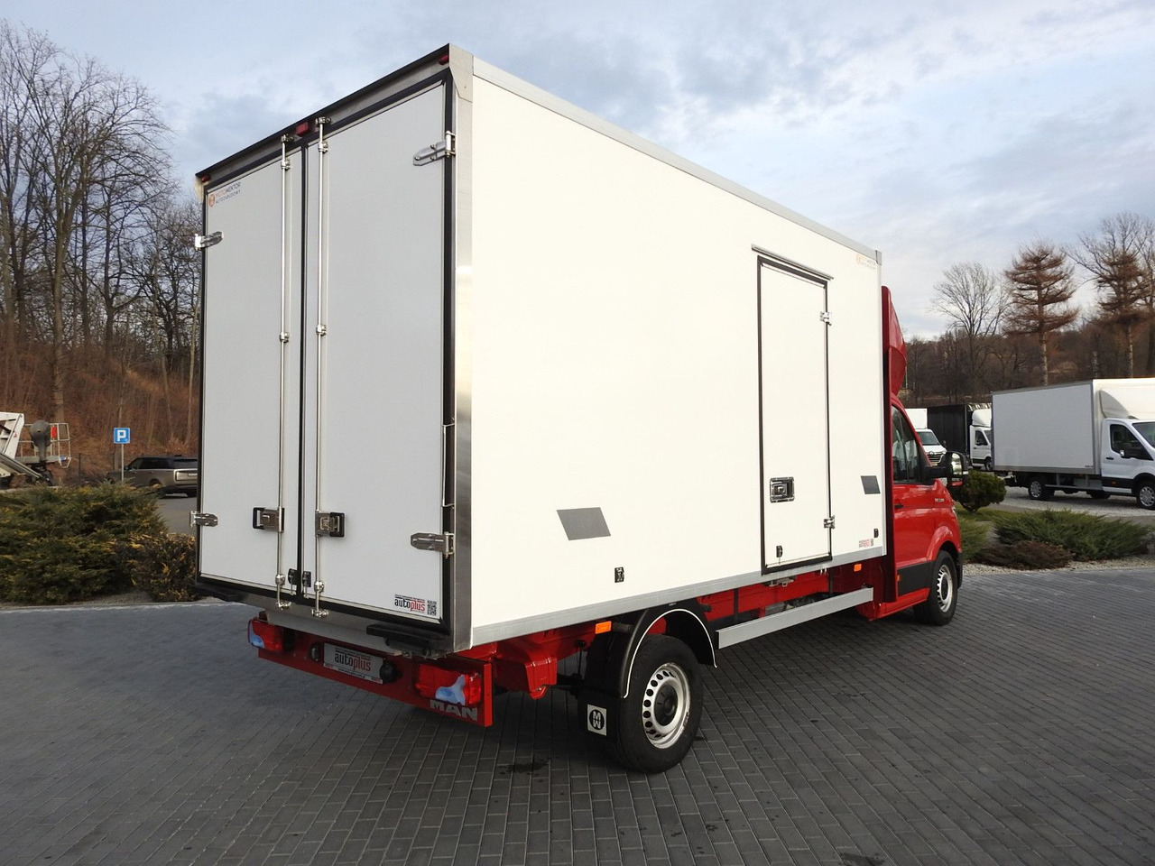 Volkswagen CRAFTER KÜHLKOFFER -5*C 8 PALETEN HEIZFUNKTION - Hladilno vozilo: slika 3 Volkswagen CRAFTER KÜHLKOFFER -5*C 8 PALETEN HEIZFUNKTION - Hladilno vozilo: slika 3
