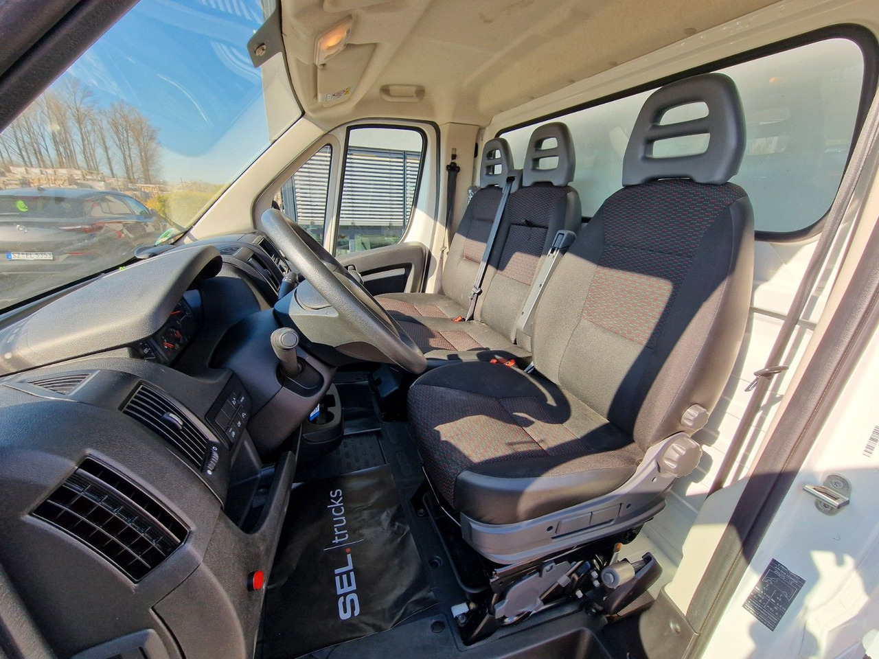 Dostavno vozilo z zabojnikom Citroën Jumper / Ladebordwand / 3 Sitzen / Klimaanlage: slika 18