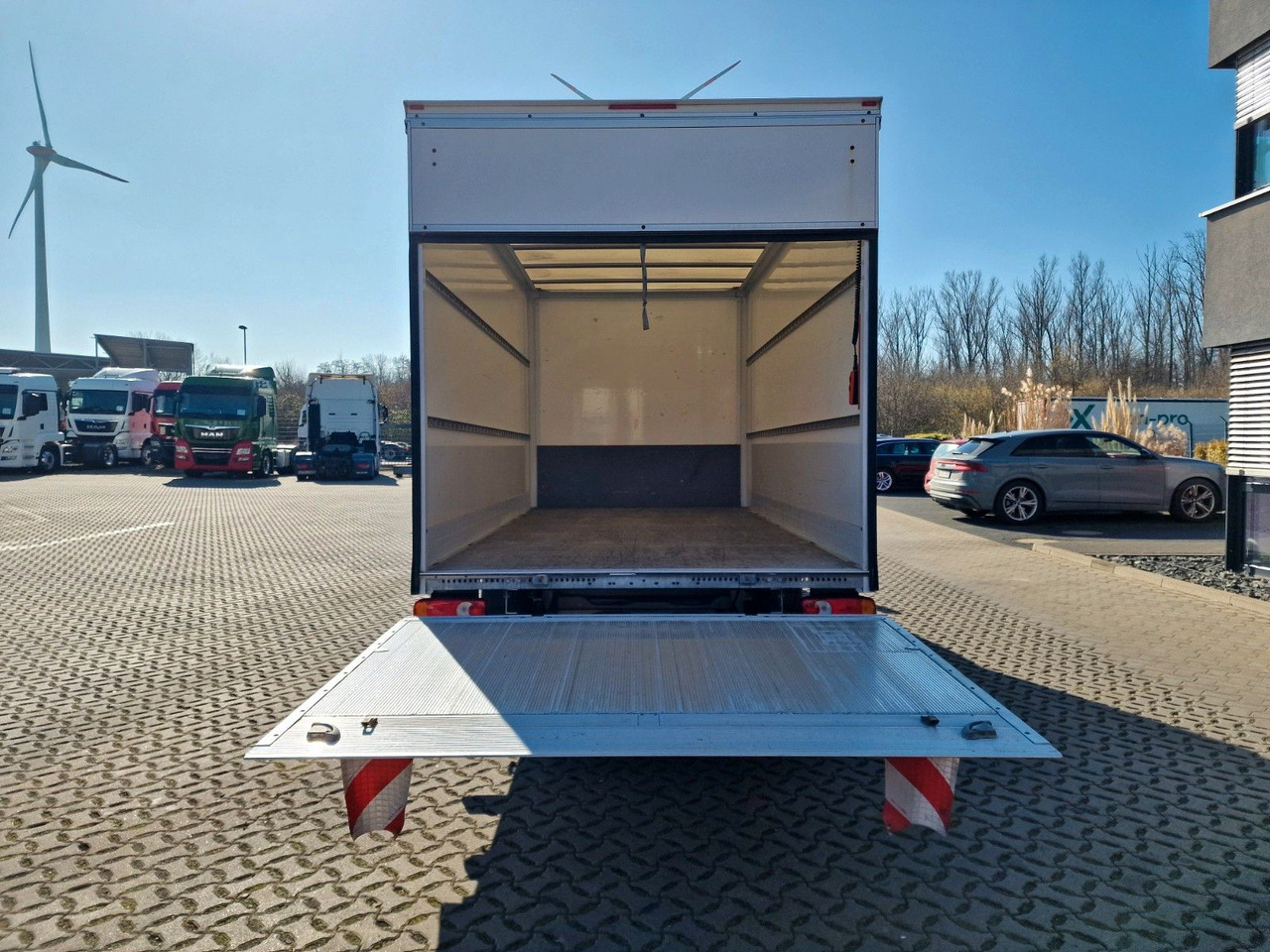 Dostavno vozilo z zabojnikom Citroën Jumper / Ladebordwand / 3 Sitzen / Klimaanlage: slika 9