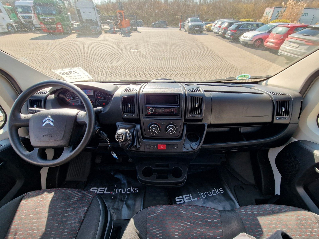 Dostavno vozilo z zabojnikom Citroën Jumper / Ladebordwand / 3 Sitzen / Klimaanlage: slika 21