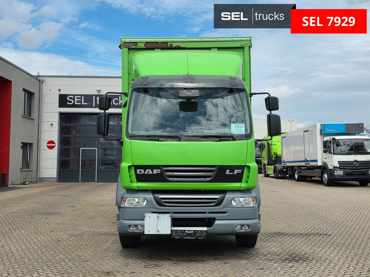 DAF FA LF 55.300 / Ladebordwand + Kofferseite - Tovornjak s ponjavo: slika 2 DAF FA LF 55.300 / Ladebordwand + Kofferseite - Tovornjak s ponjavo: slika 2