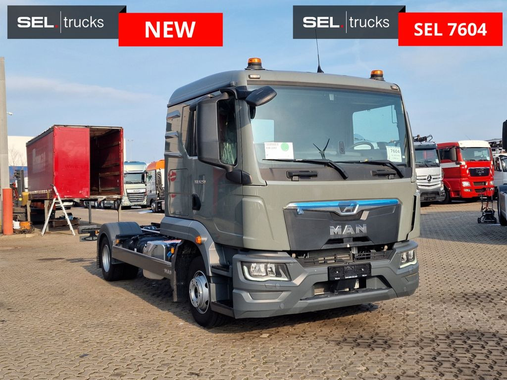 MAN TGL 8.250 4x2 BB / Nebenabtrieb/NEU/Euro 6E MAN TGL 8.250 4x2 BB / Nebenabtrieb/NEU/Euro 6E - Tovornjak-šasija: slika 3 MAN TGL 8.250 4x2 BB / Nebenabtrieb/NEU/Euro 6E MAN TGL 8.250 4x2 BB / Nebenabtrieb/NEU/Euro 6E - Tovornjak-šasija: slika 3