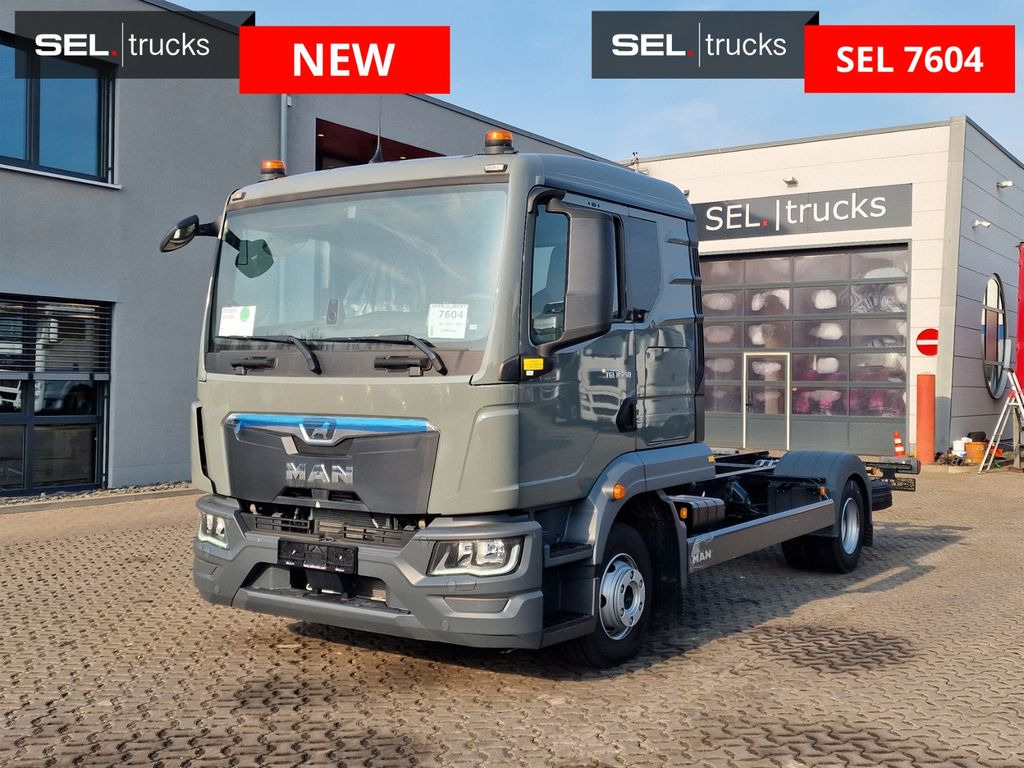 MAN TGL 8.250 4x2 BB / Nebenabtrieb/NEU/Euro 6E MAN TGL 8.250 4x2 BB / Nebenabtrieb/NEU/Euro 6E - Tovornjak-šasija: slika 1 MAN TGL 8.250 4x2 BB / Nebenabtrieb/NEU/Euro 6E MAN TGL 8.250 4x2 BB / Nebenabtrieb/NEU/Euro 6E - Tovornjak-šasija: slika 1