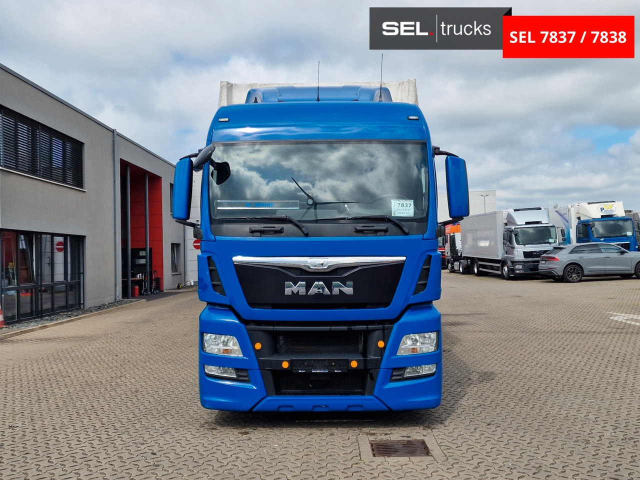MAN TGX 18.440 4X2 LL-U/ Intarder /Hubdach/Durchlade - Tovornjak s ponjavo: slika 2 MAN TGX 18.440 4X2 LL-U/ Intarder /Hubdach/Durchlade - Tovornjak s ponjavo: slika 2