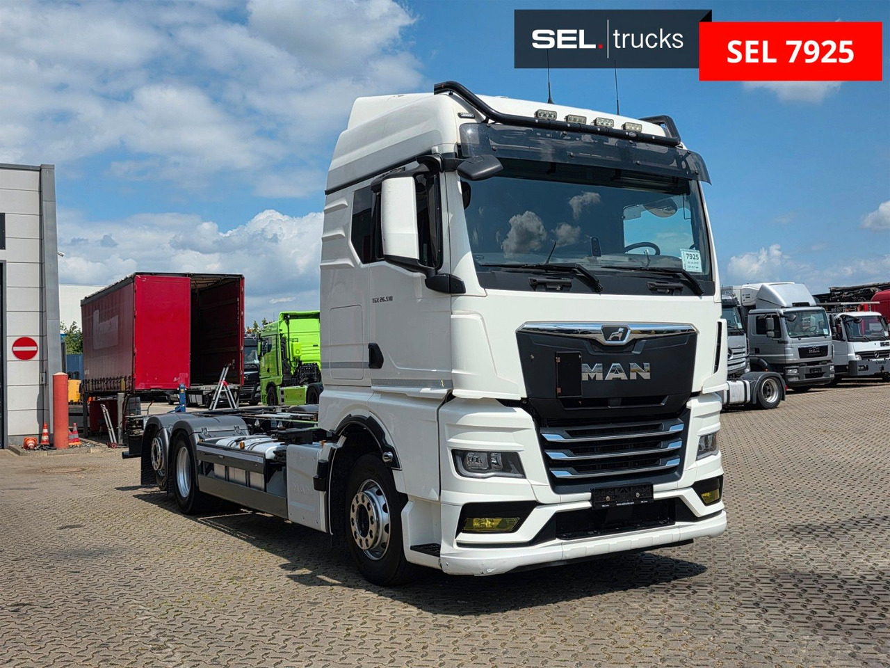 MAN TGX 26.510 6x2-2 LL CH / ZF Intarder / Liftachse - Kontejnerski tovornjak/ Tovornjak z zamenljivim tovoriščem: slika 3 MAN TGX 26.510 6x2-2 LL CH / ZF Intarder / Liftachse - Kontejnerski tovornjak/ Tovornjak z zamenljivim tovoriščem: slika 3