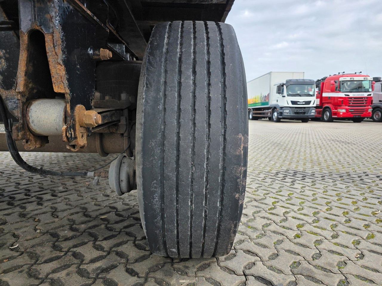 Plato/ Tovorna prikolica Schmitz Cargobull Gotha APR 18 / Baustoff: slika 24