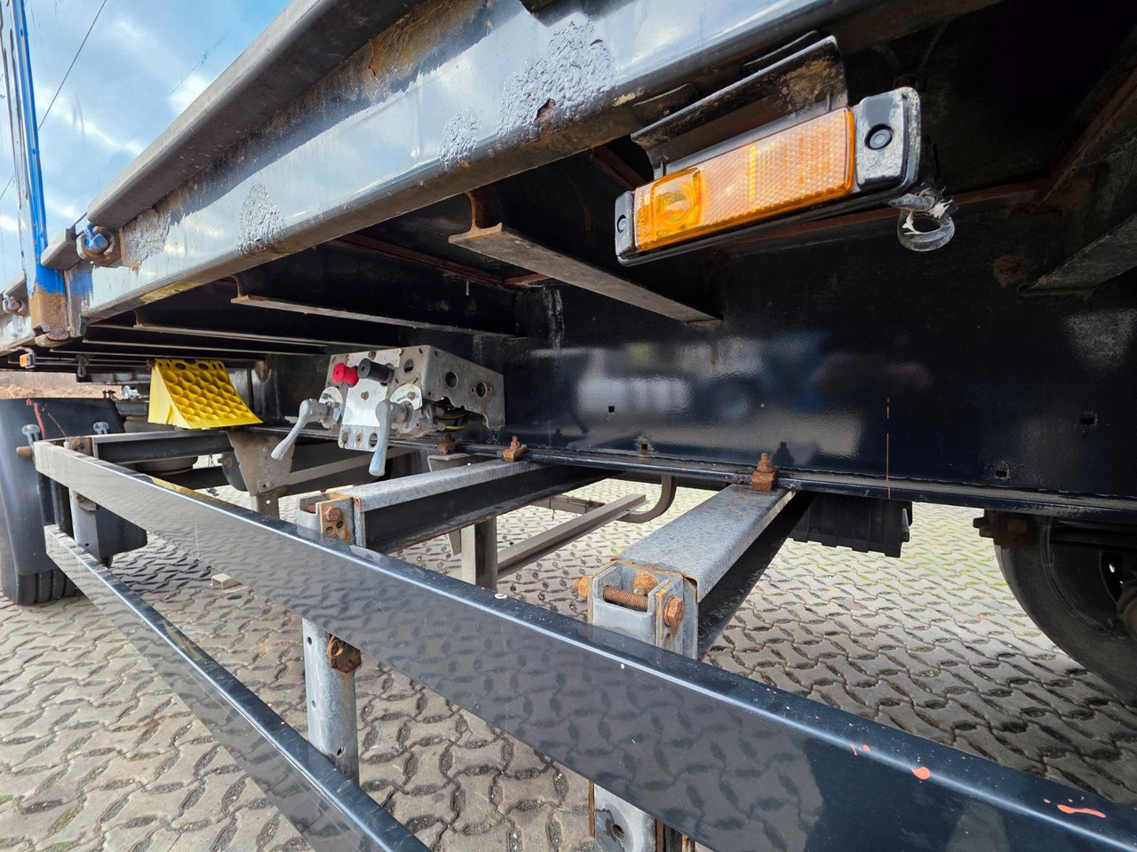 Plato/ Tovorna prikolica Schmitz Cargobull Gotha APR 18 / Baustoff: slika 12